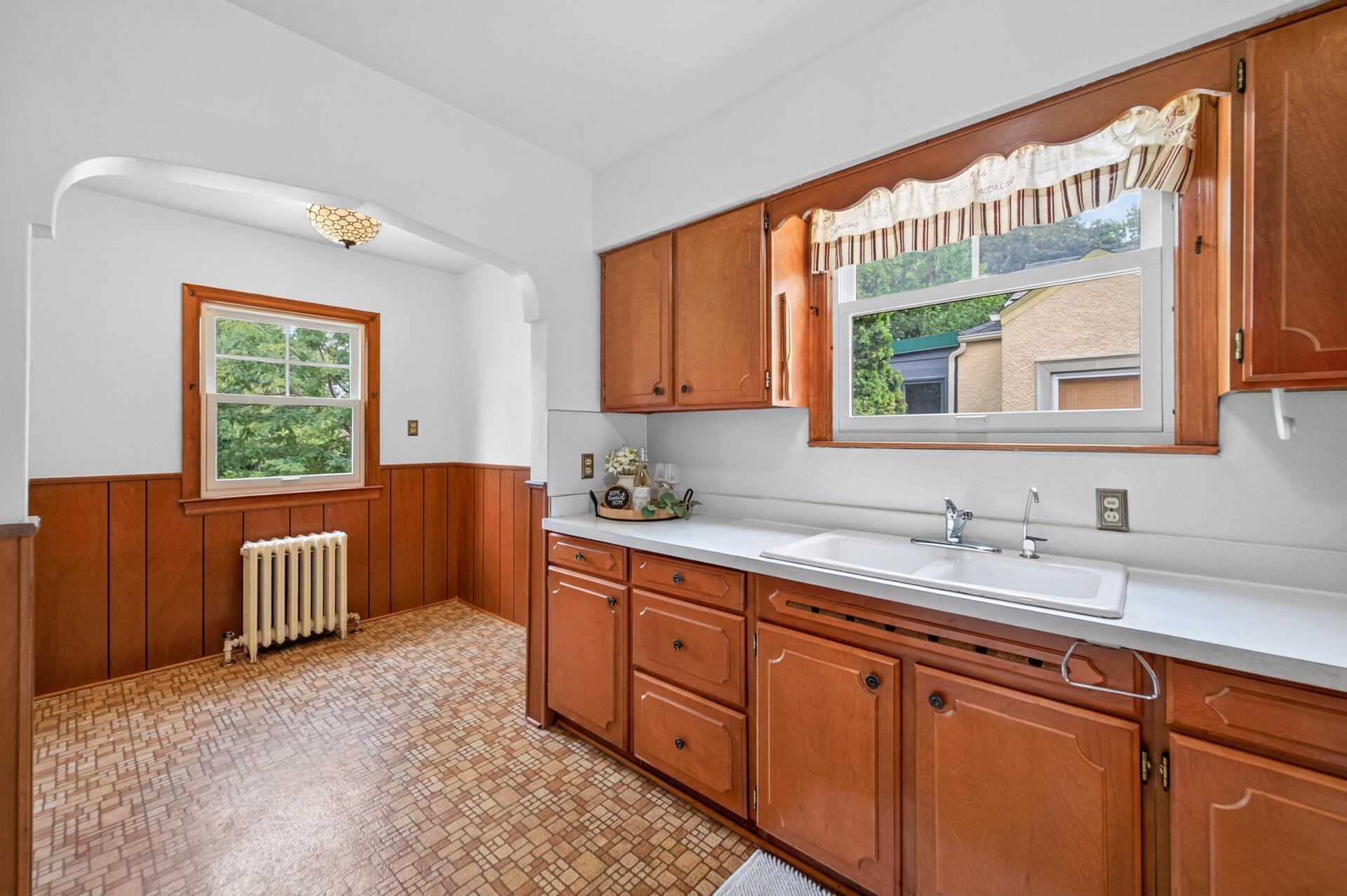 3028 E Minnehaha Parkway Property Photo 12