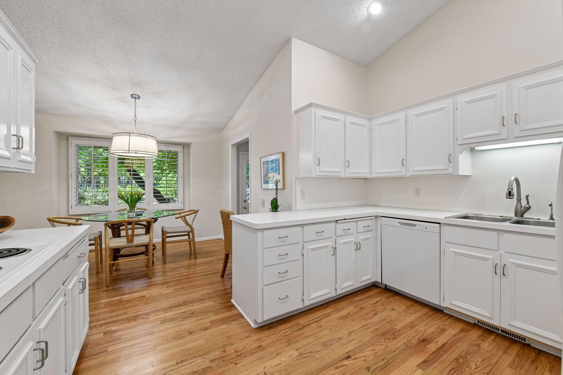 6619 Londonderry Drive Property Photo 17