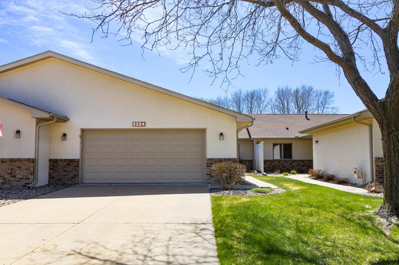 2224 Pinewood Drive Property Photo 1