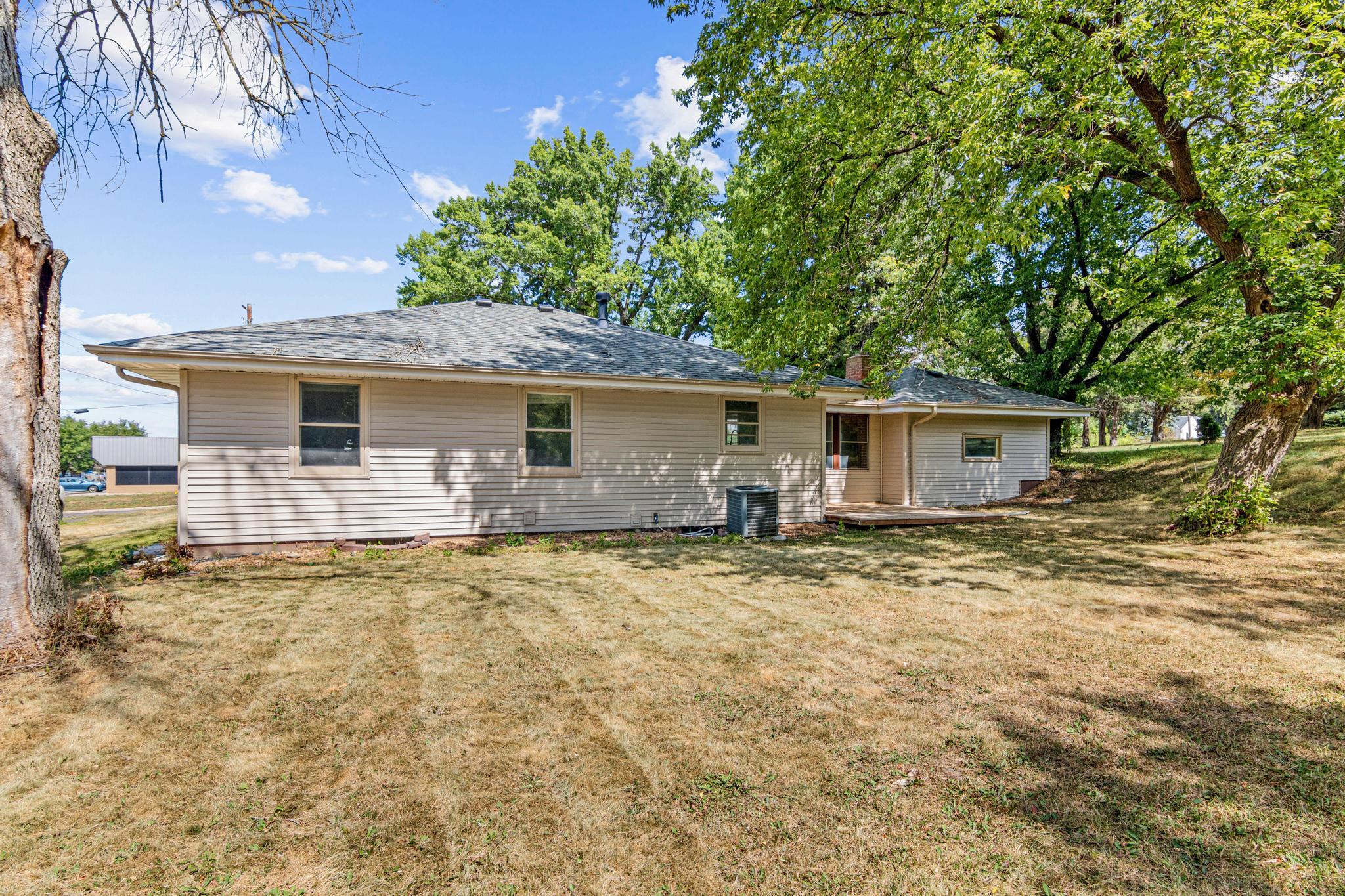 1976 Radatz Avenue Property Photo 25
