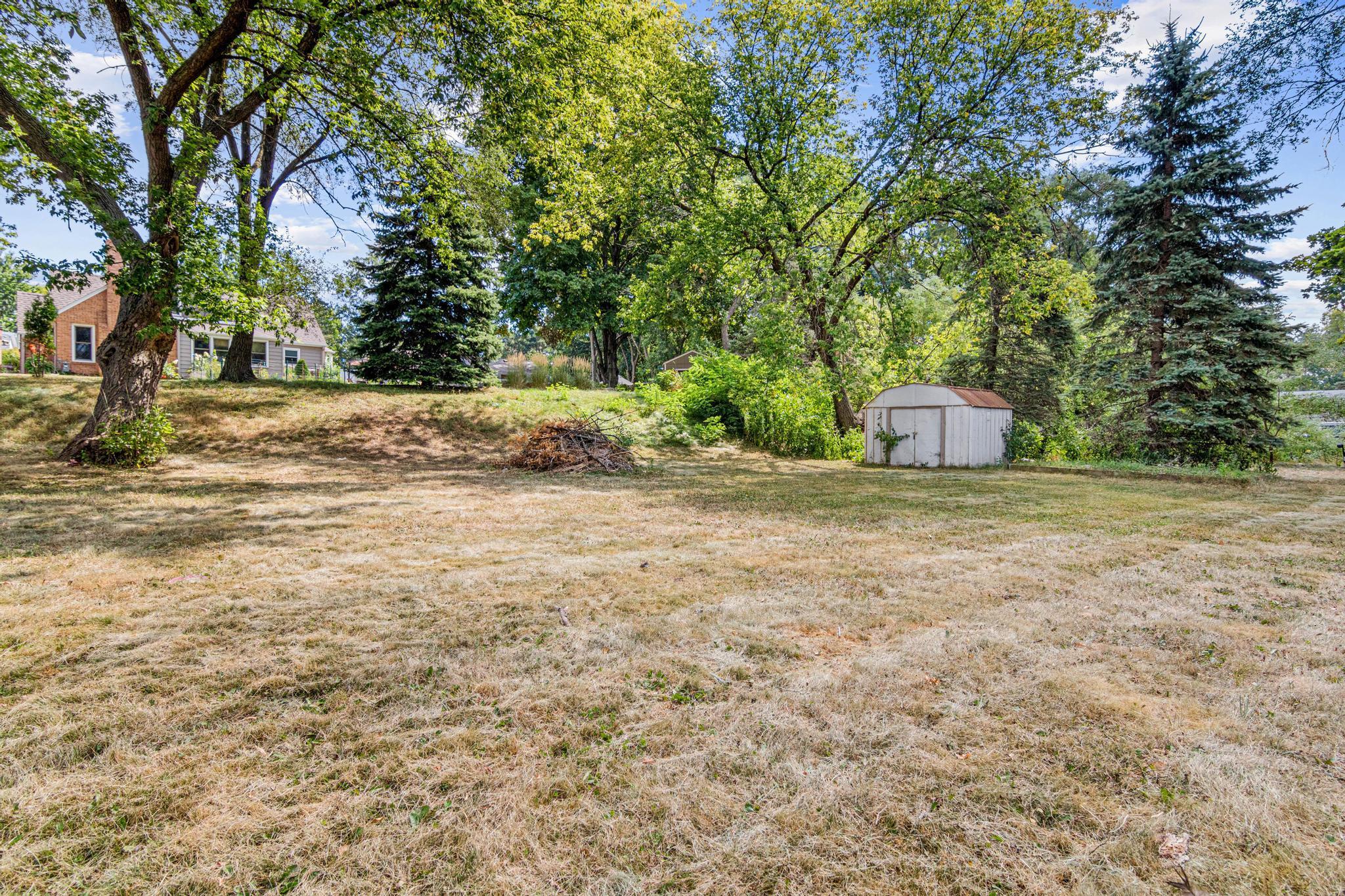 1976 Radatz Avenue Property Photo 27