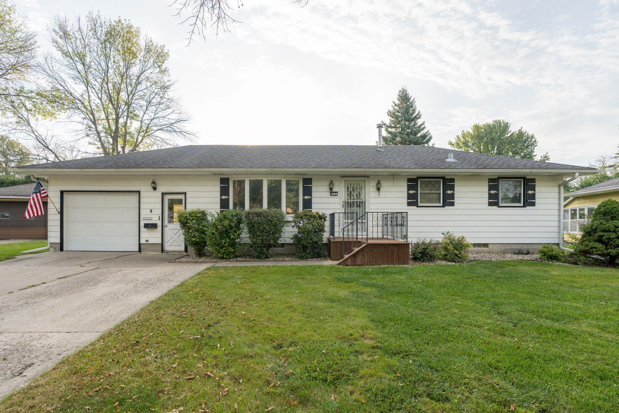 125 N Manitou Drive Property Photo