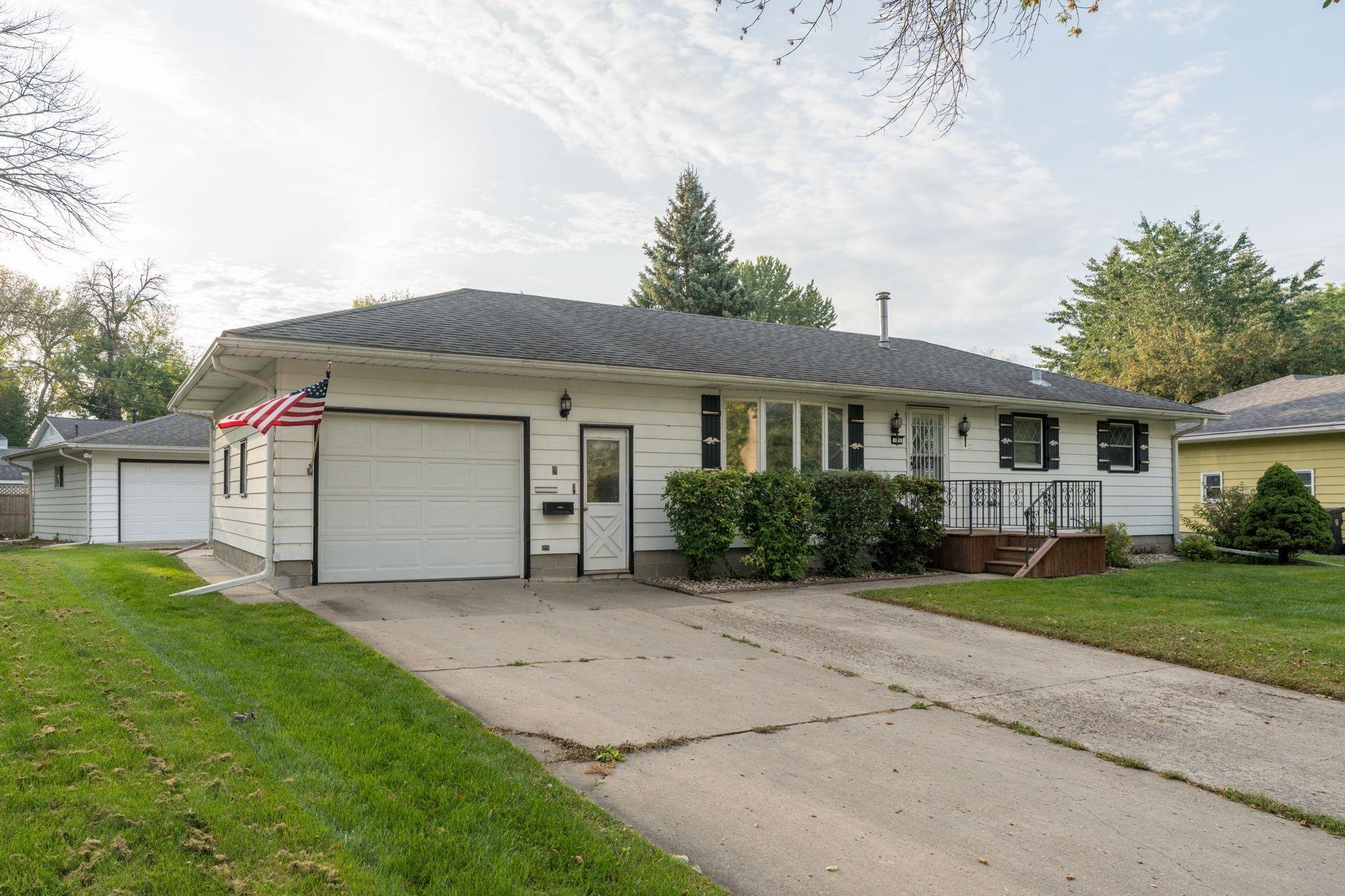 125 N Manitou Drive Property Photo 2