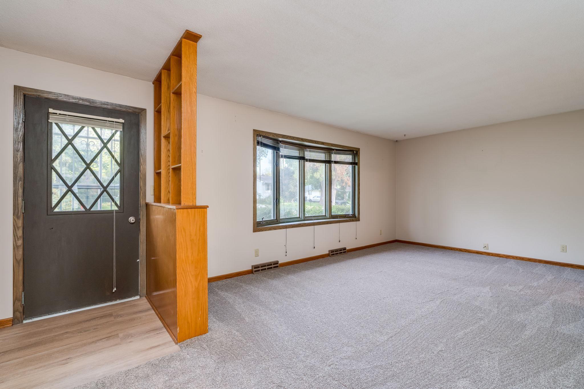 125 N Manitou Drive Property Photo 4