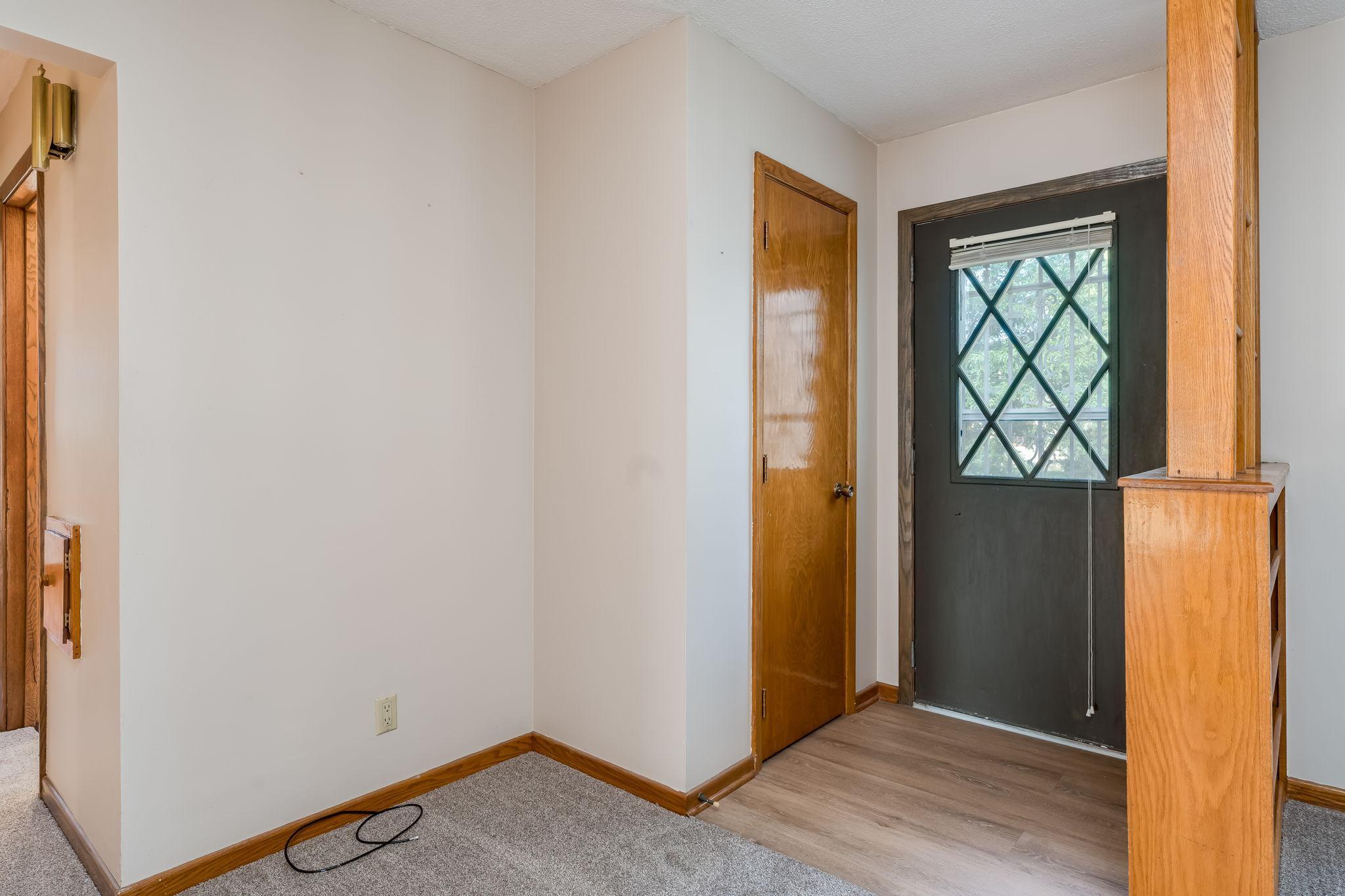125 N Manitou Drive Property Photo 5