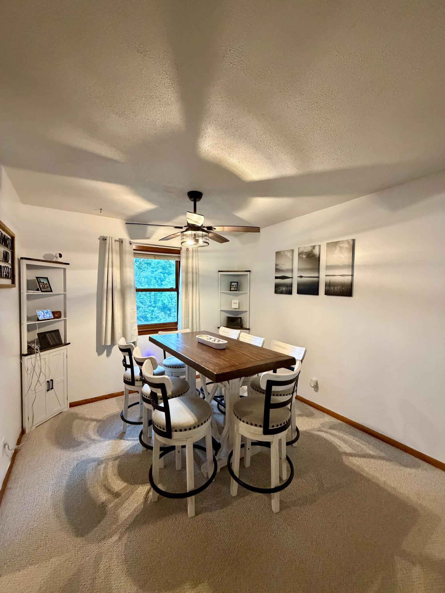 1018 N Elm Street Property Photo 4