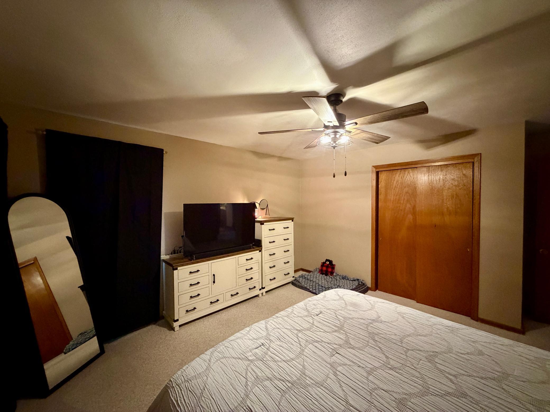 1018 N Elm Street Property Photo 11