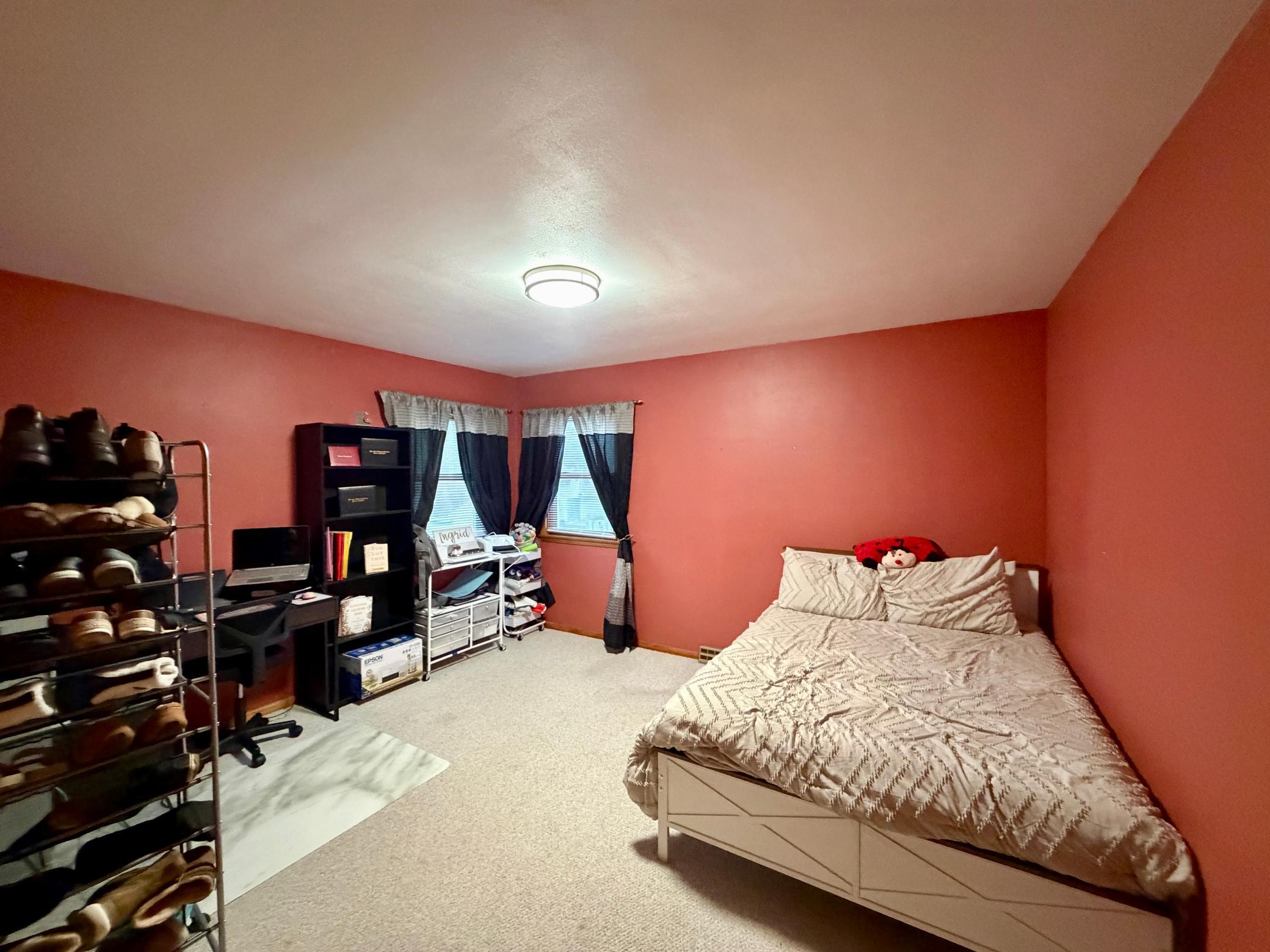 1018 N Elm Street Property Photo 12