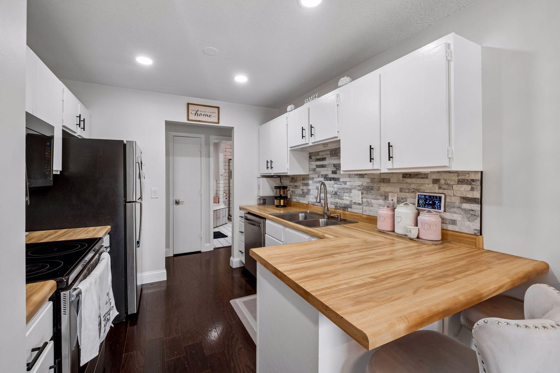 9535 Hartford Circle Property Photo 12