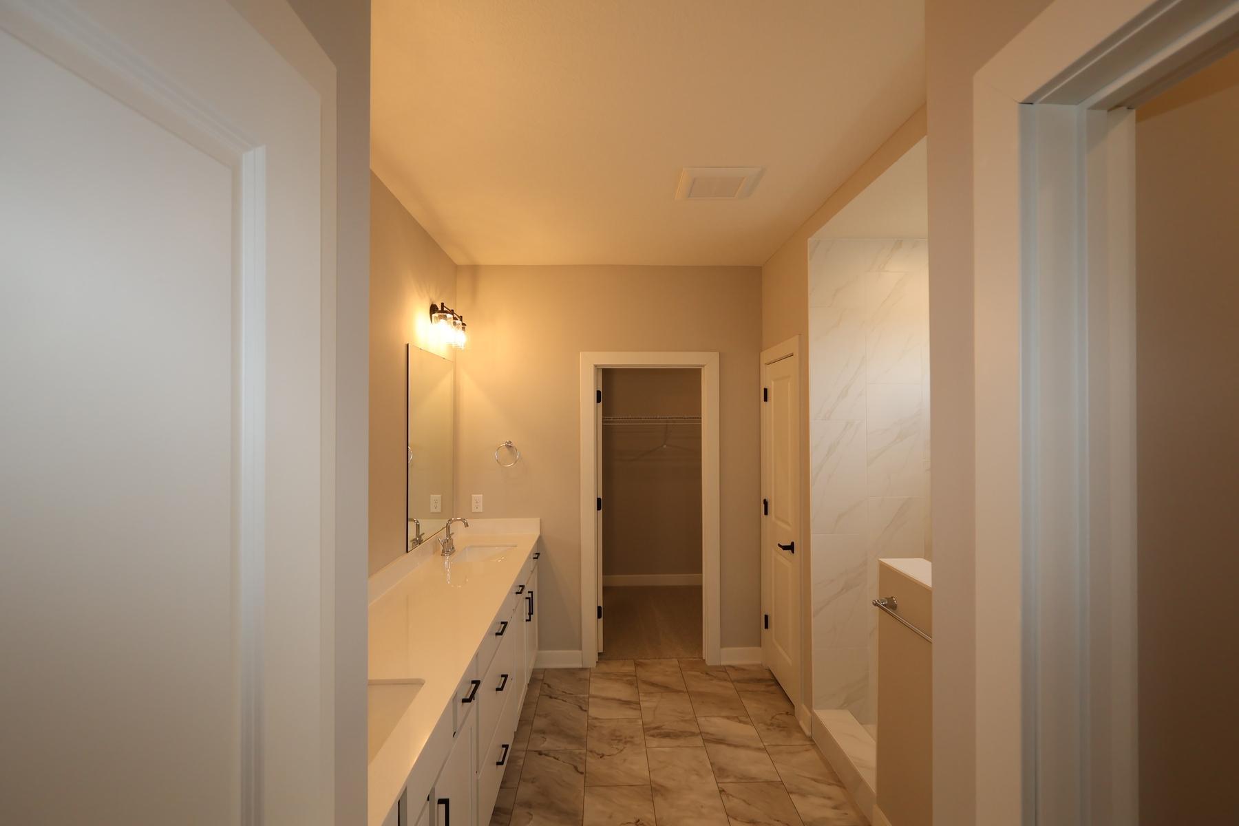 11646 Harbor Circle N Property Photo 12