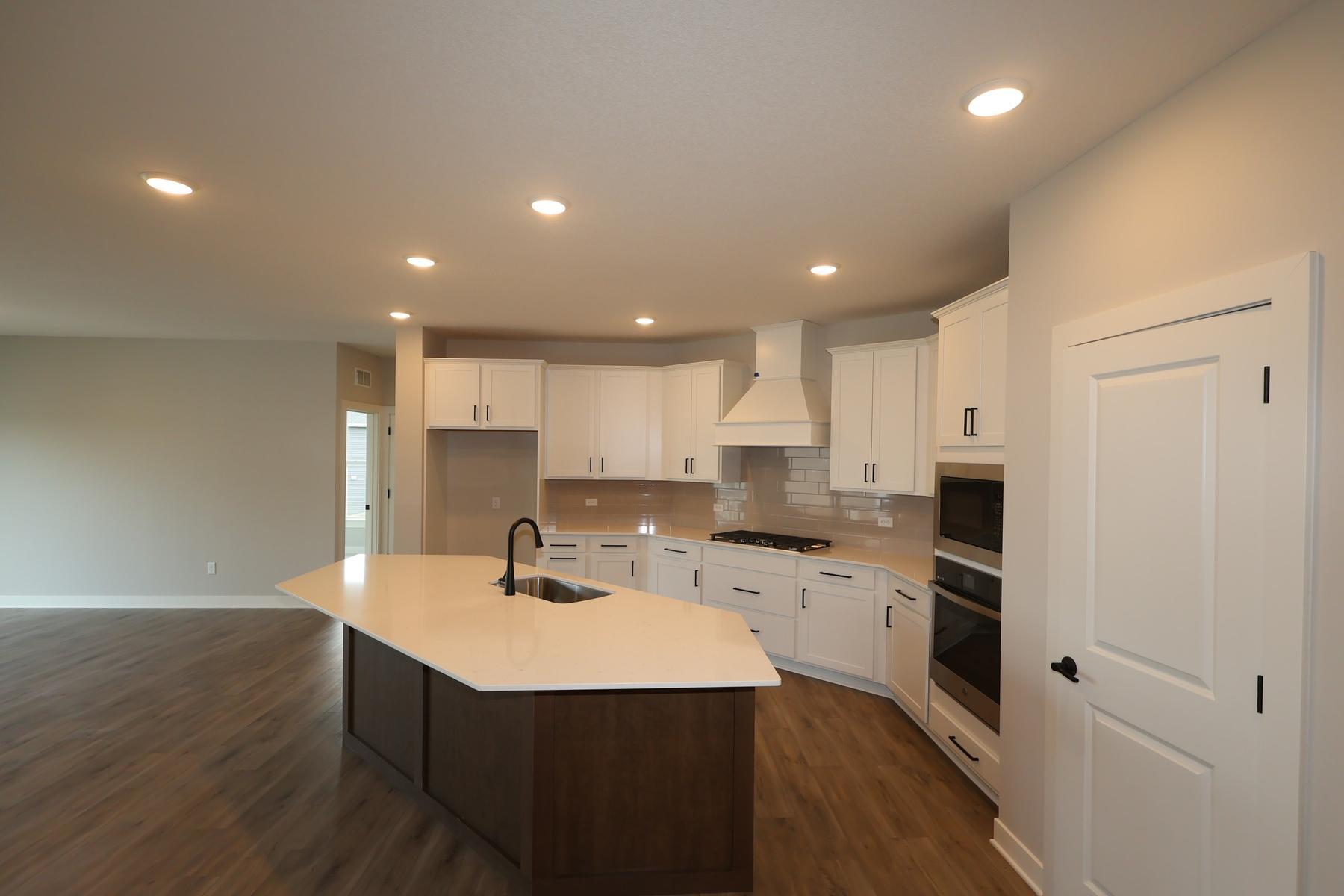 11646 Harbor Circle N Property Photo 22