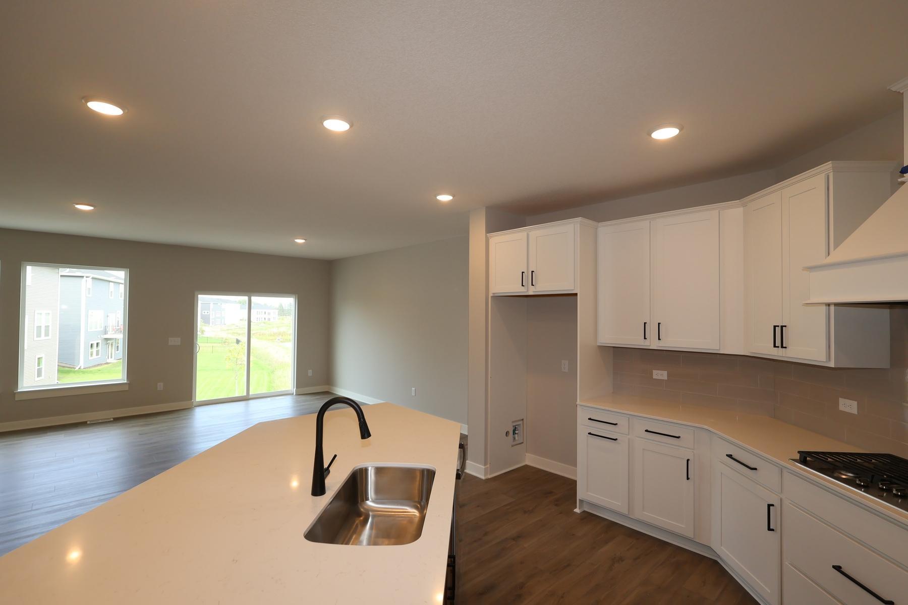 11646 Harbor Circle N Property Photo 24