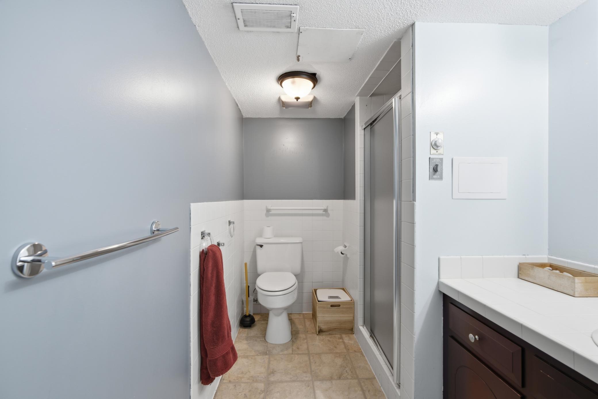 7001 Lanham Lane Property Photo 21