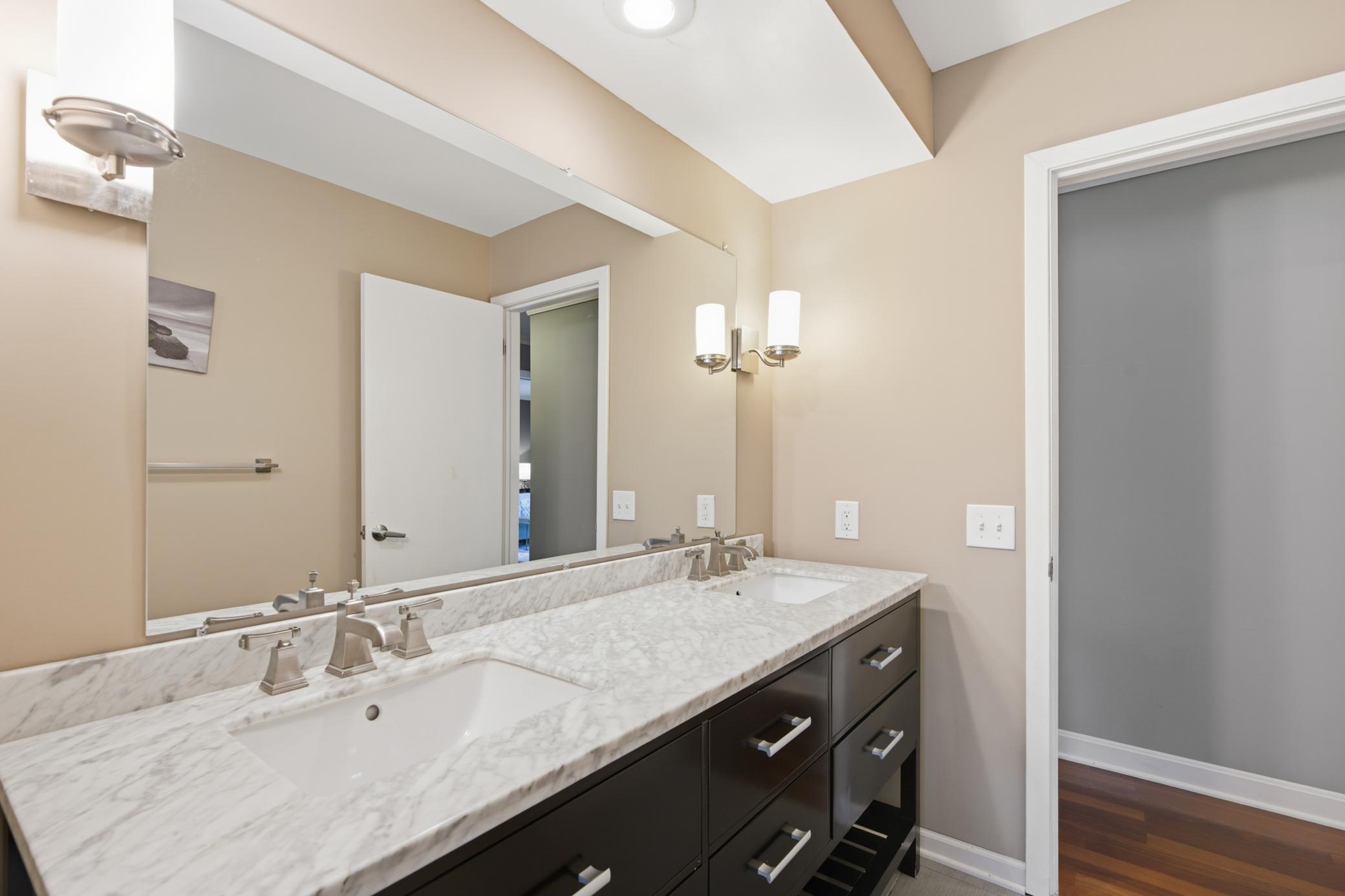 7001 Lanham Lane Property Photo 32
