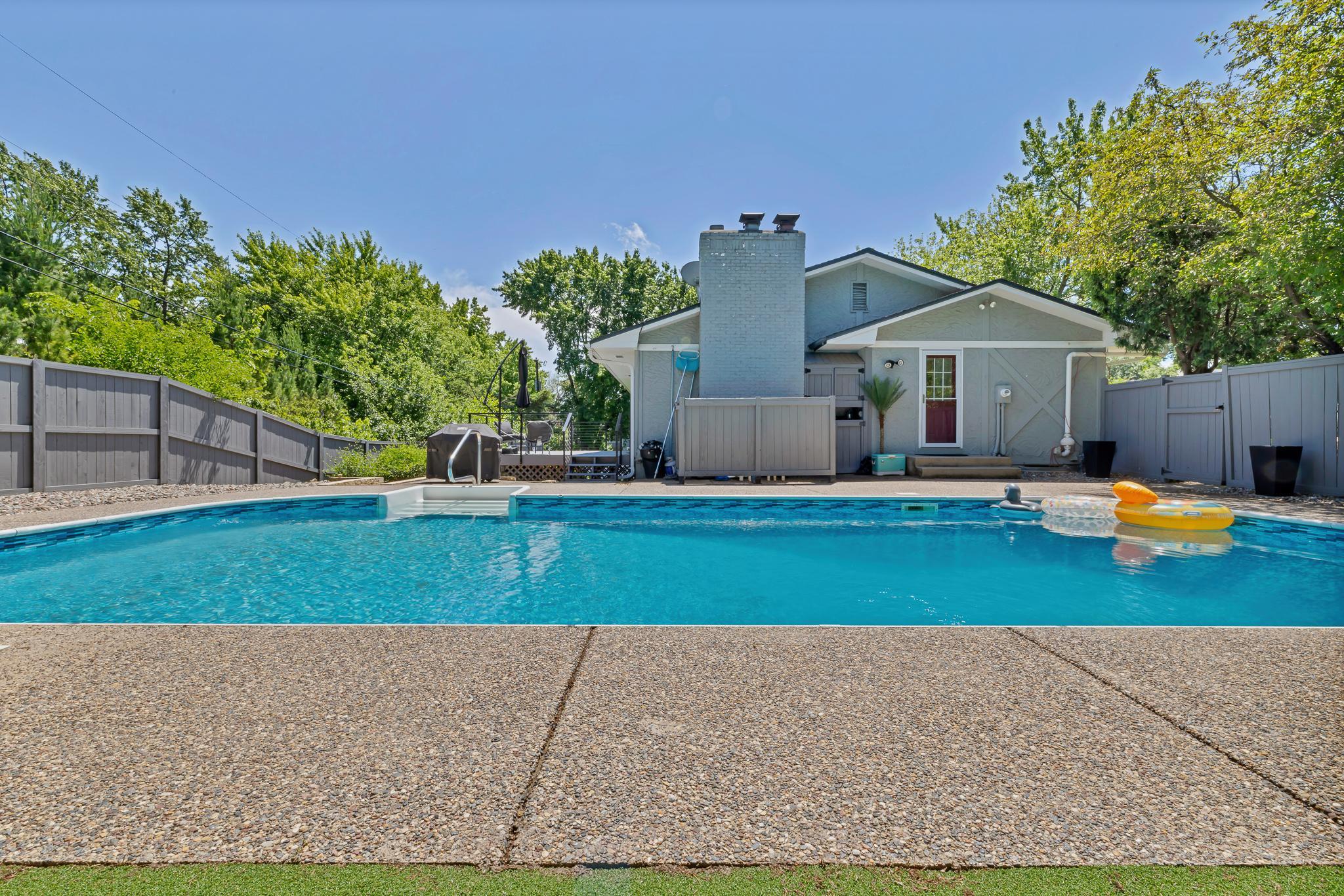 7001 Lanham Lane Property Photo 45