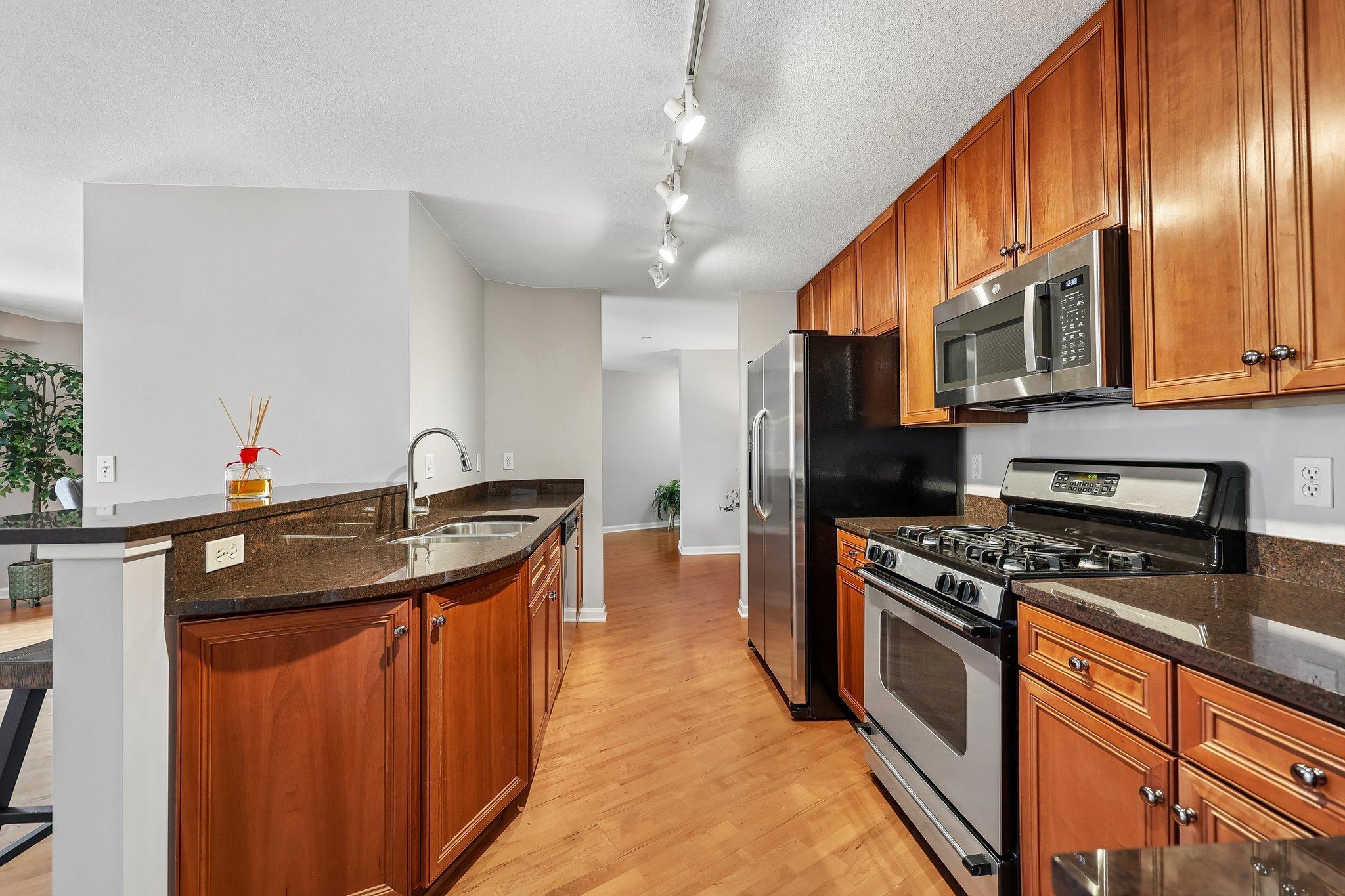 500 E Grant Street 311 Property Photo 8