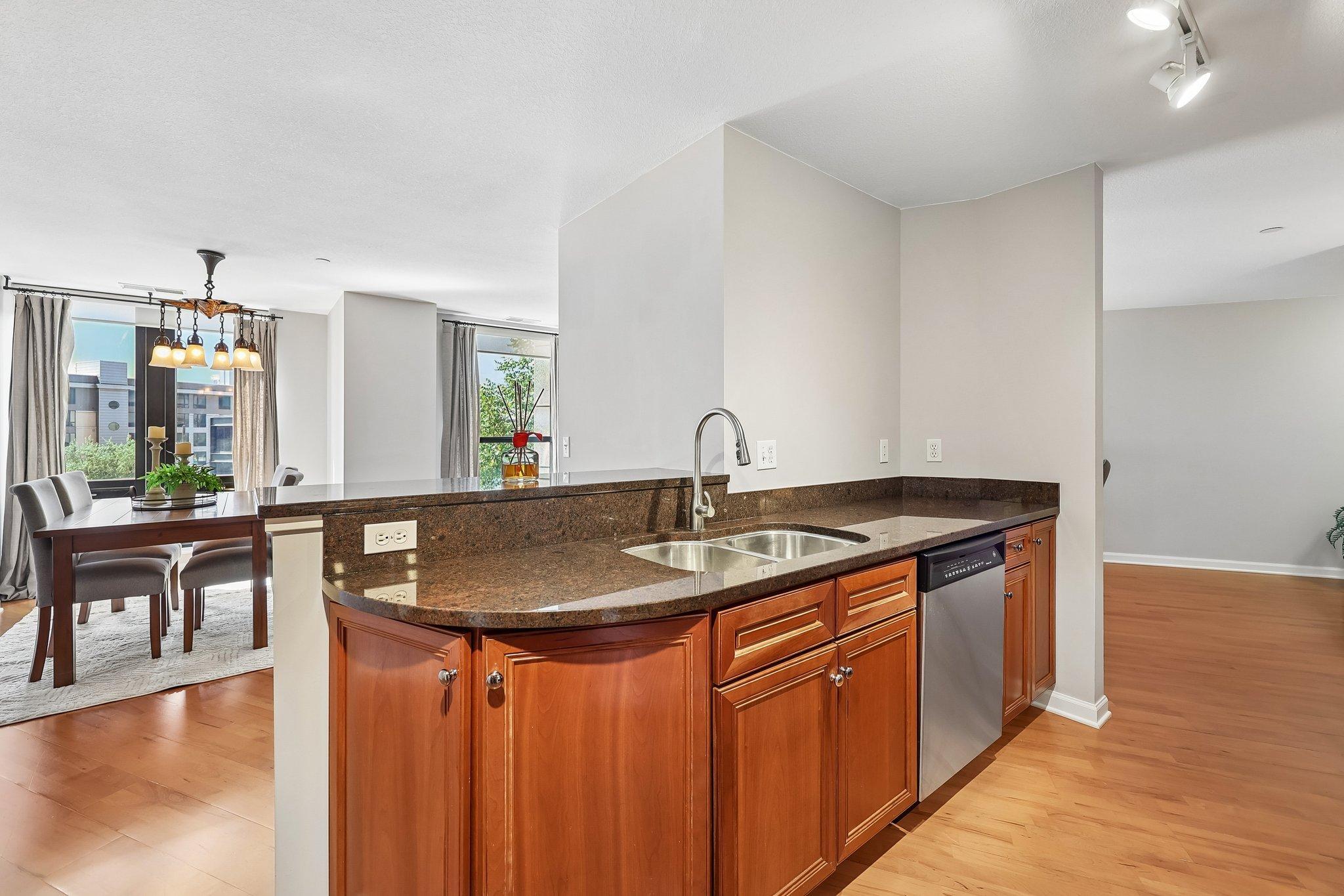 500 E Grant Street 311 Property Photo 10