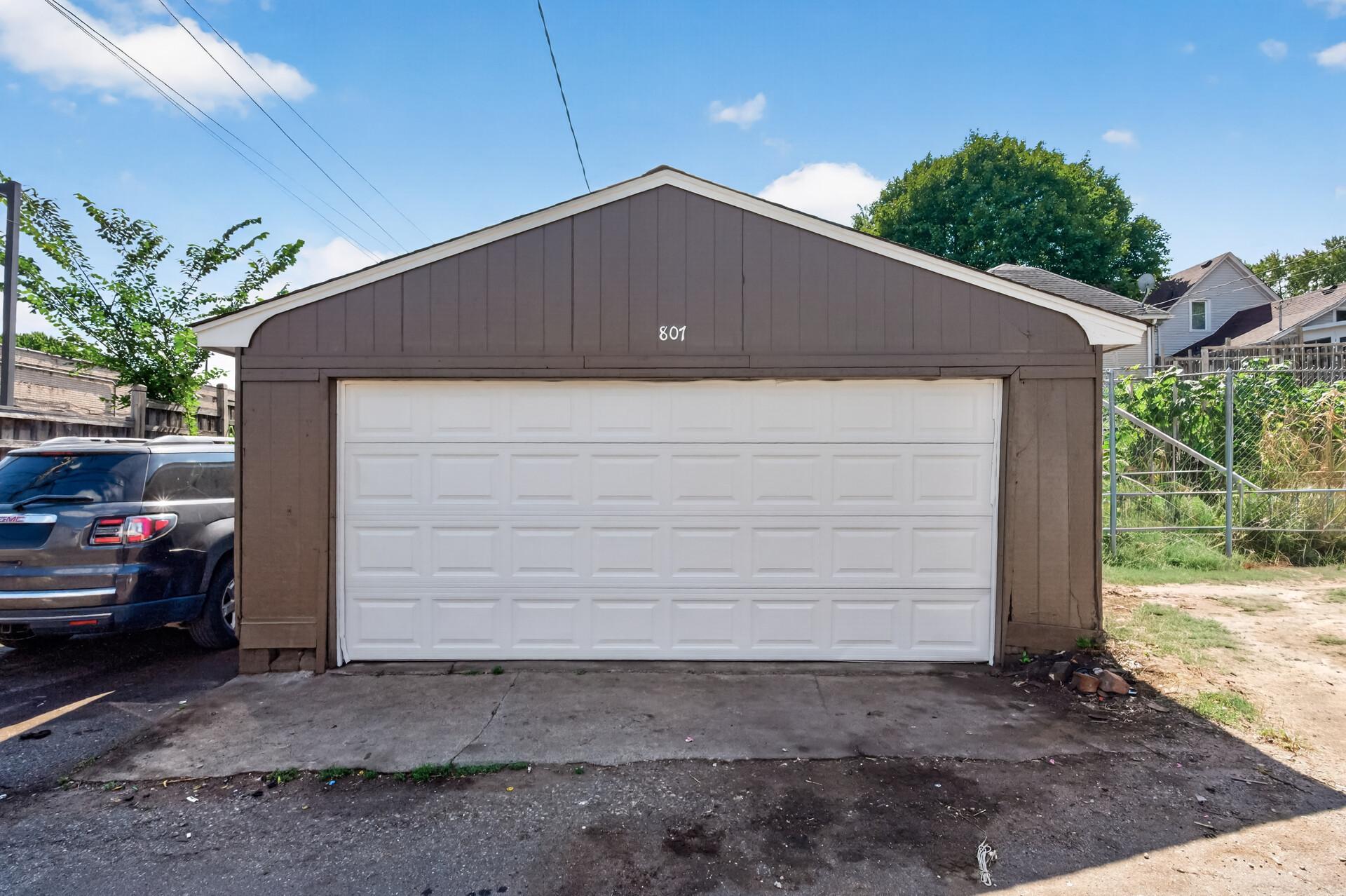 807 Case Avenue Property Photo 30