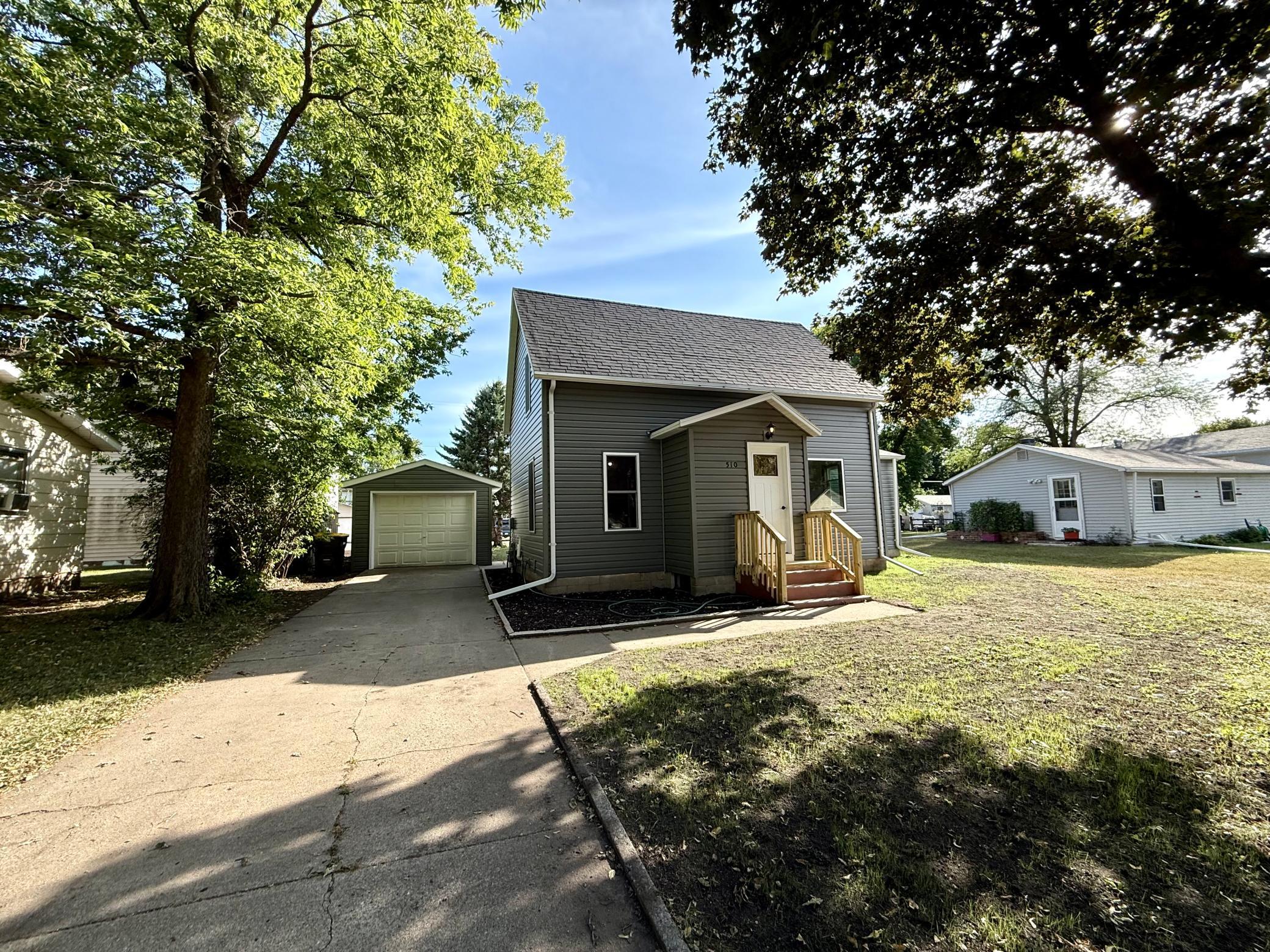 510 E Plum Street Property Photo 1