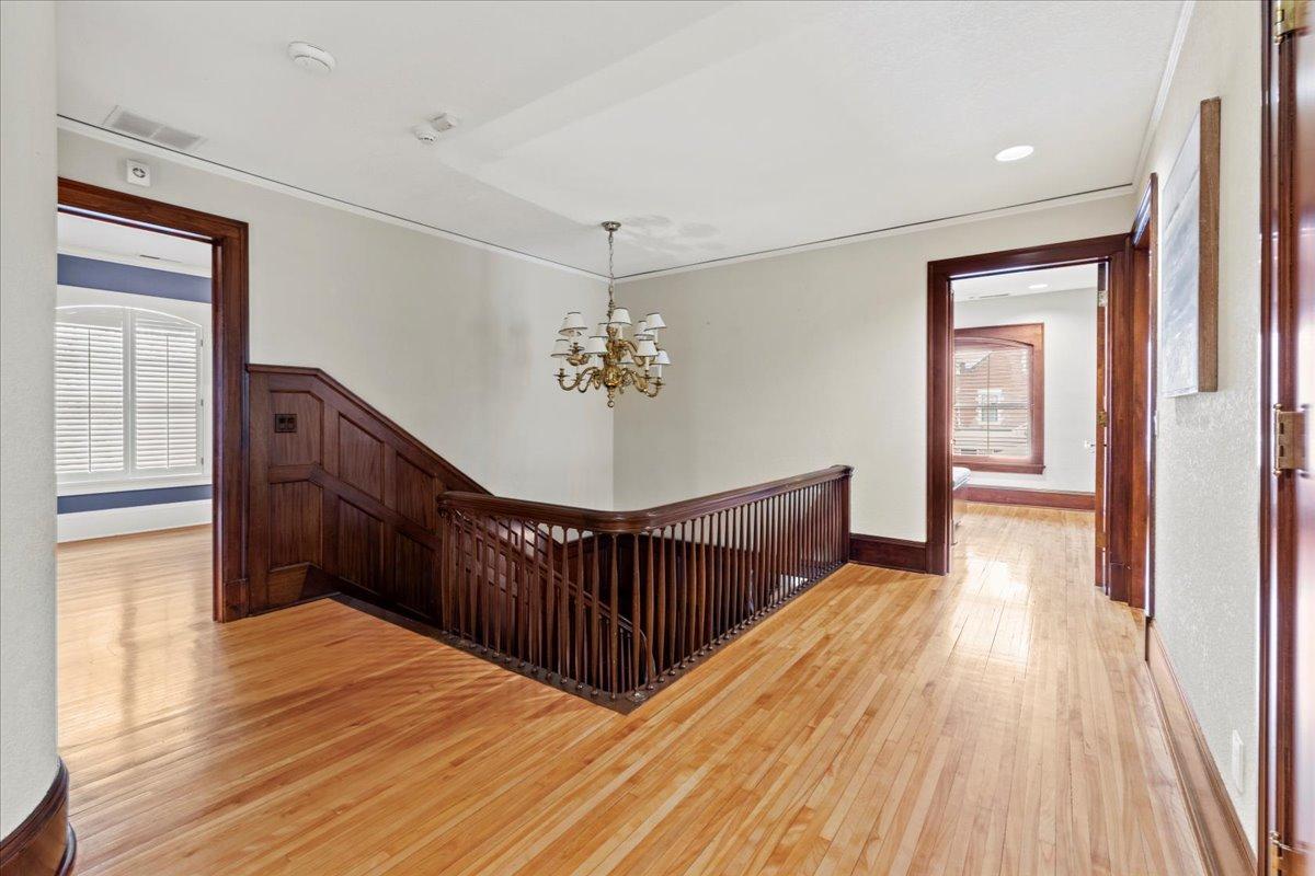1724 Summit Avenue Property Photo 24