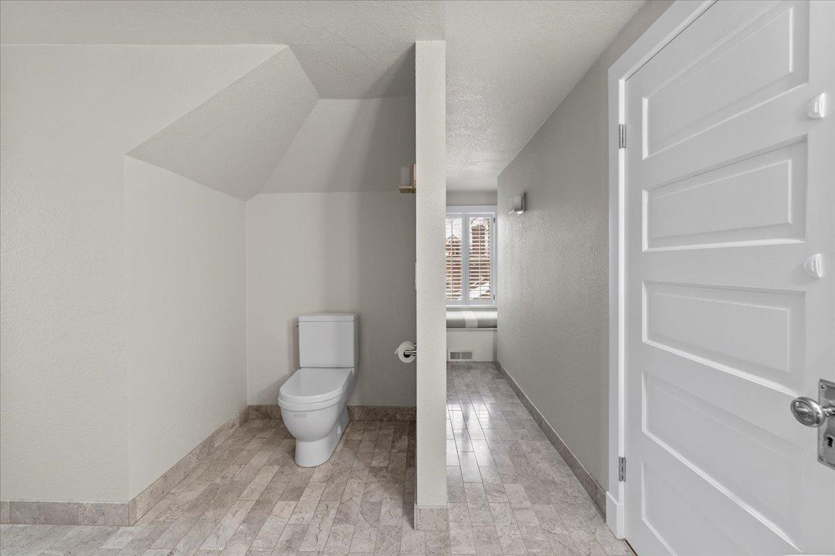 1724 Summit Avenue Property Photo 38