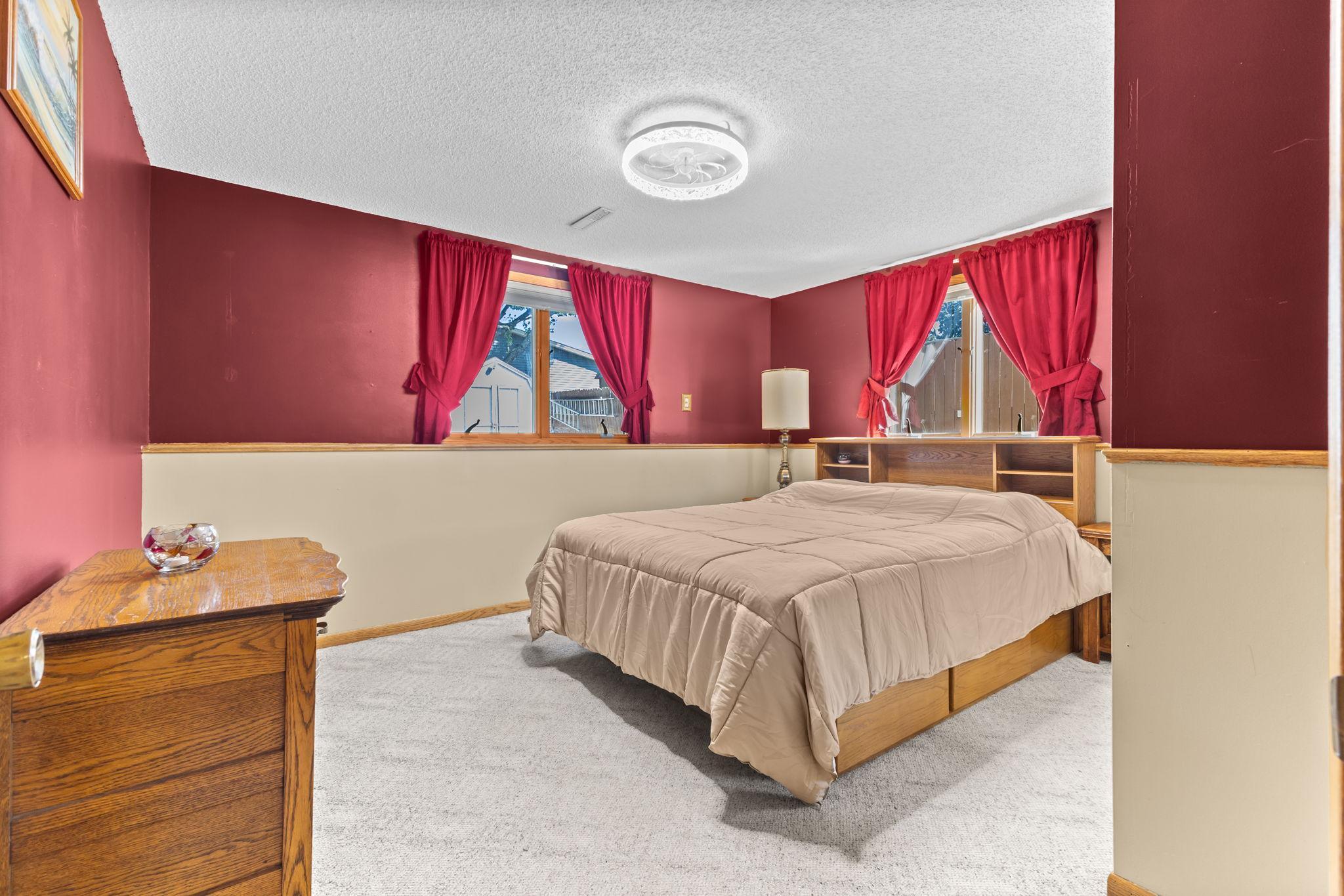 2679 Guthrie Avenue N Property Photo 35