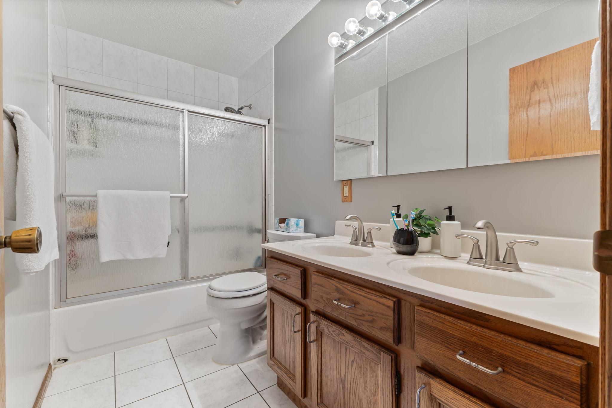 2679 Guthrie Avenue N Property Photo 40