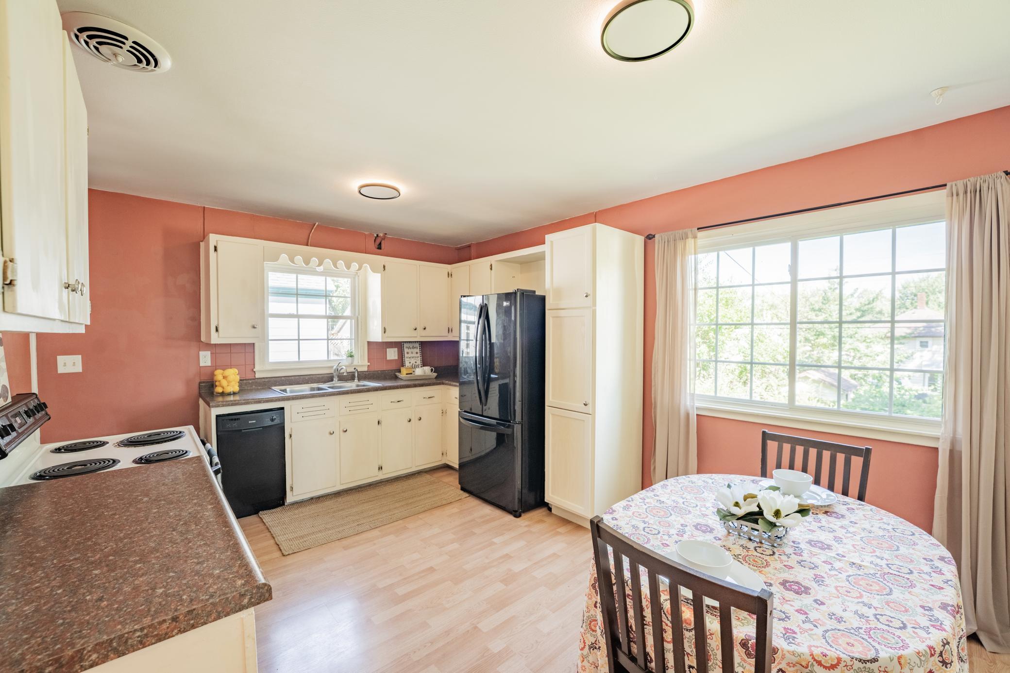 525 Bergen Avenue Property Photo 7