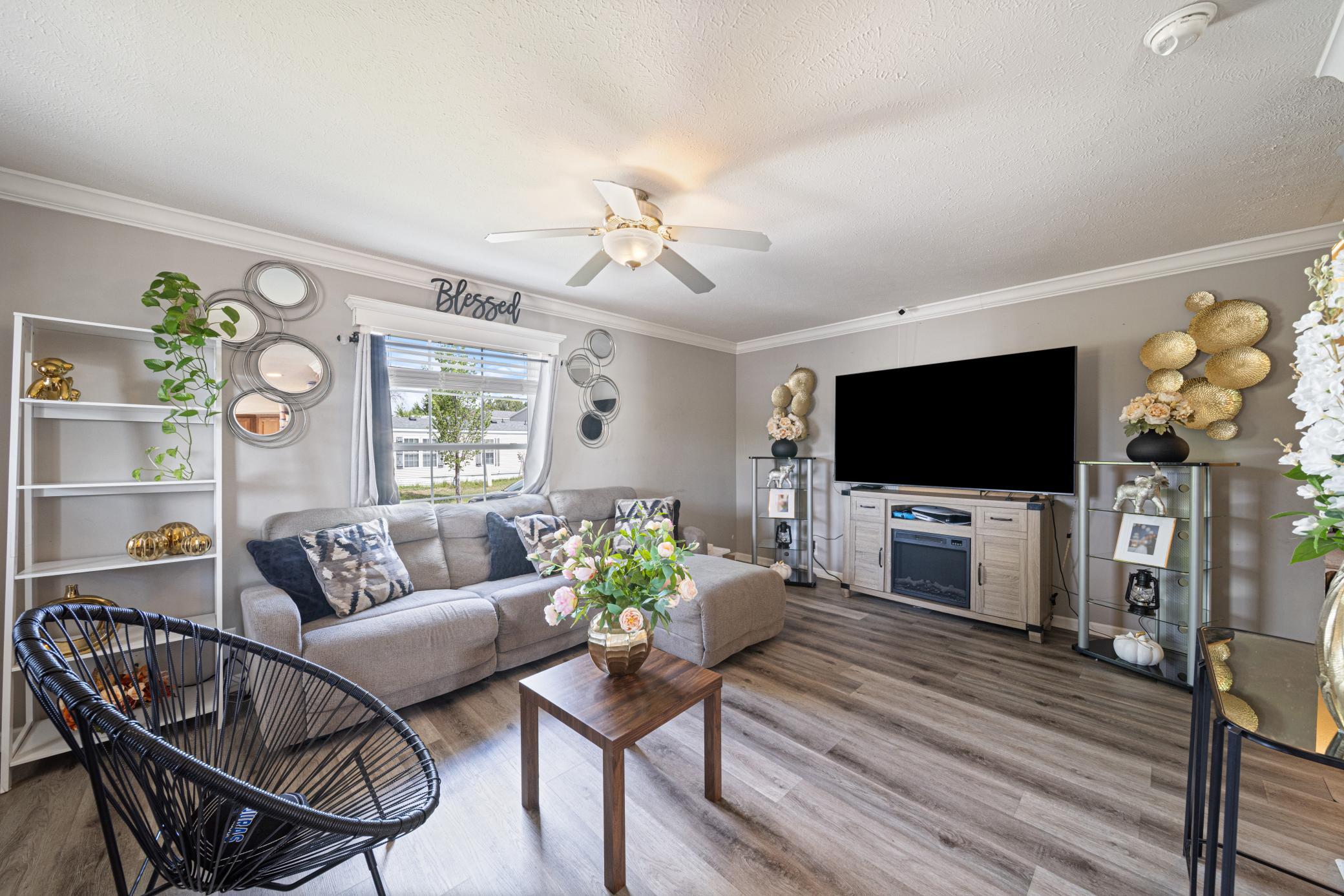 1360 Rolling Hills Drive Property Photo 4