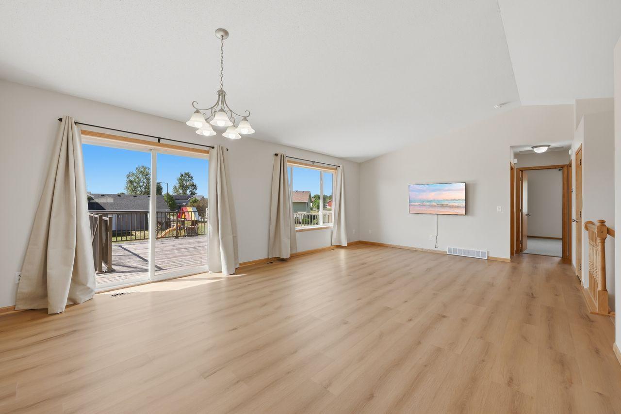 605 7th Avenue Sw Property Photo 4