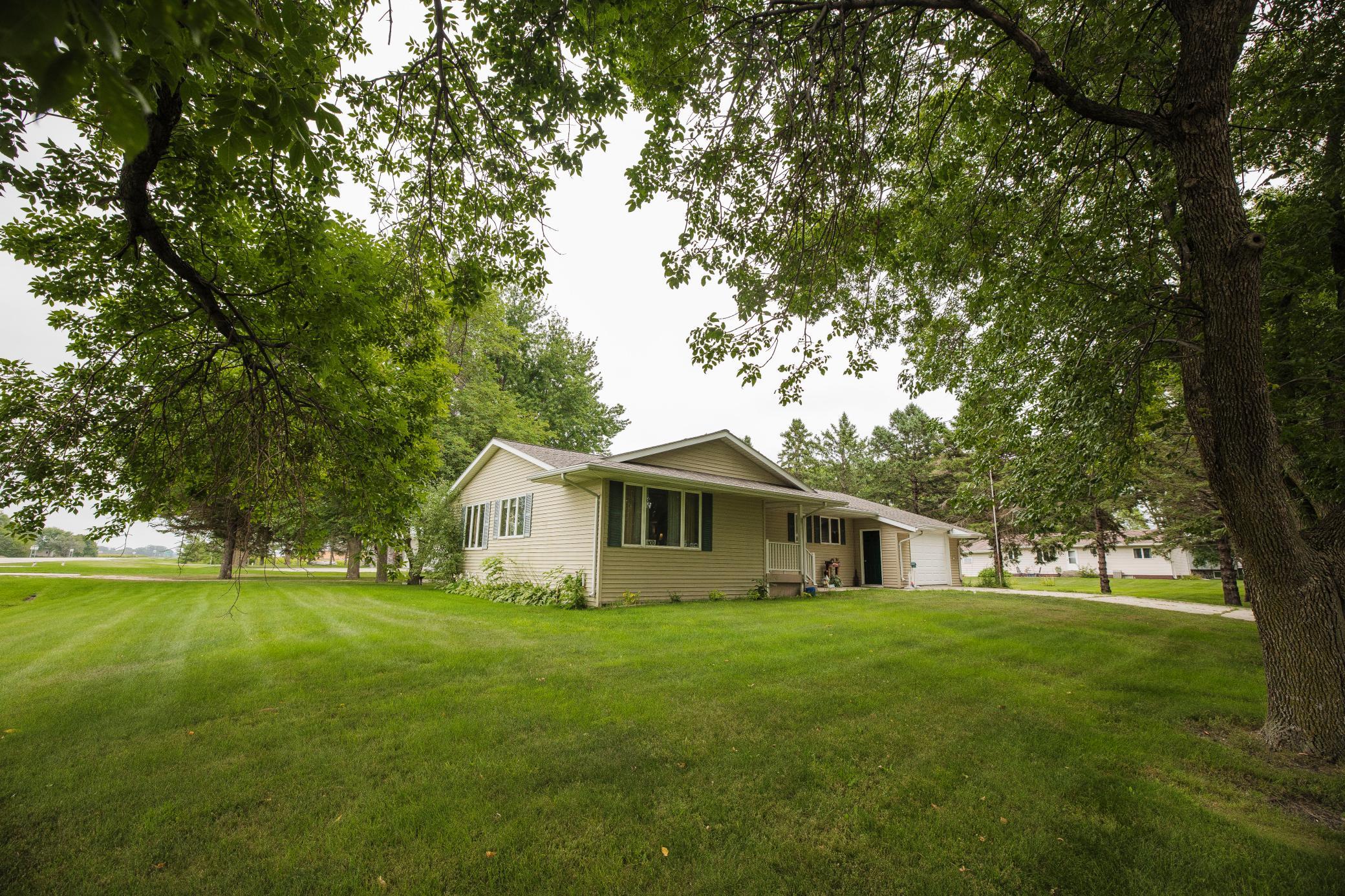 500 2nd Street E Property Photo 3