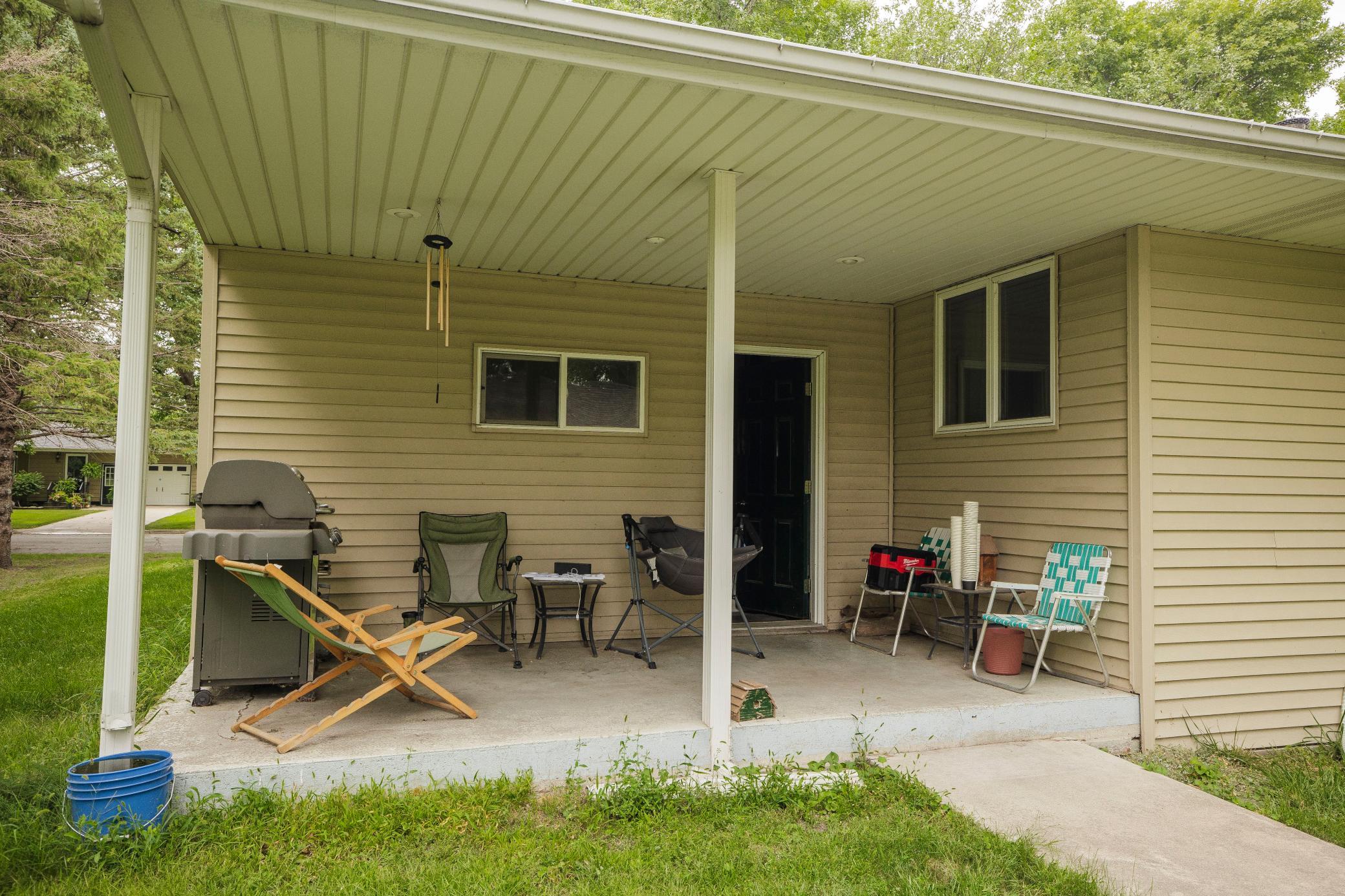 500 2nd Street E Property Photo 7