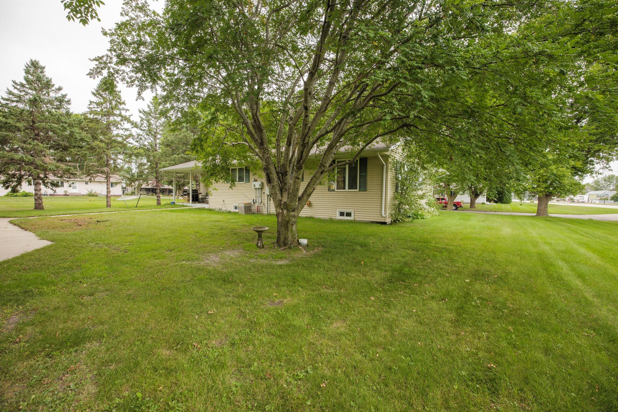 500 2nd Street E Property Photo 8