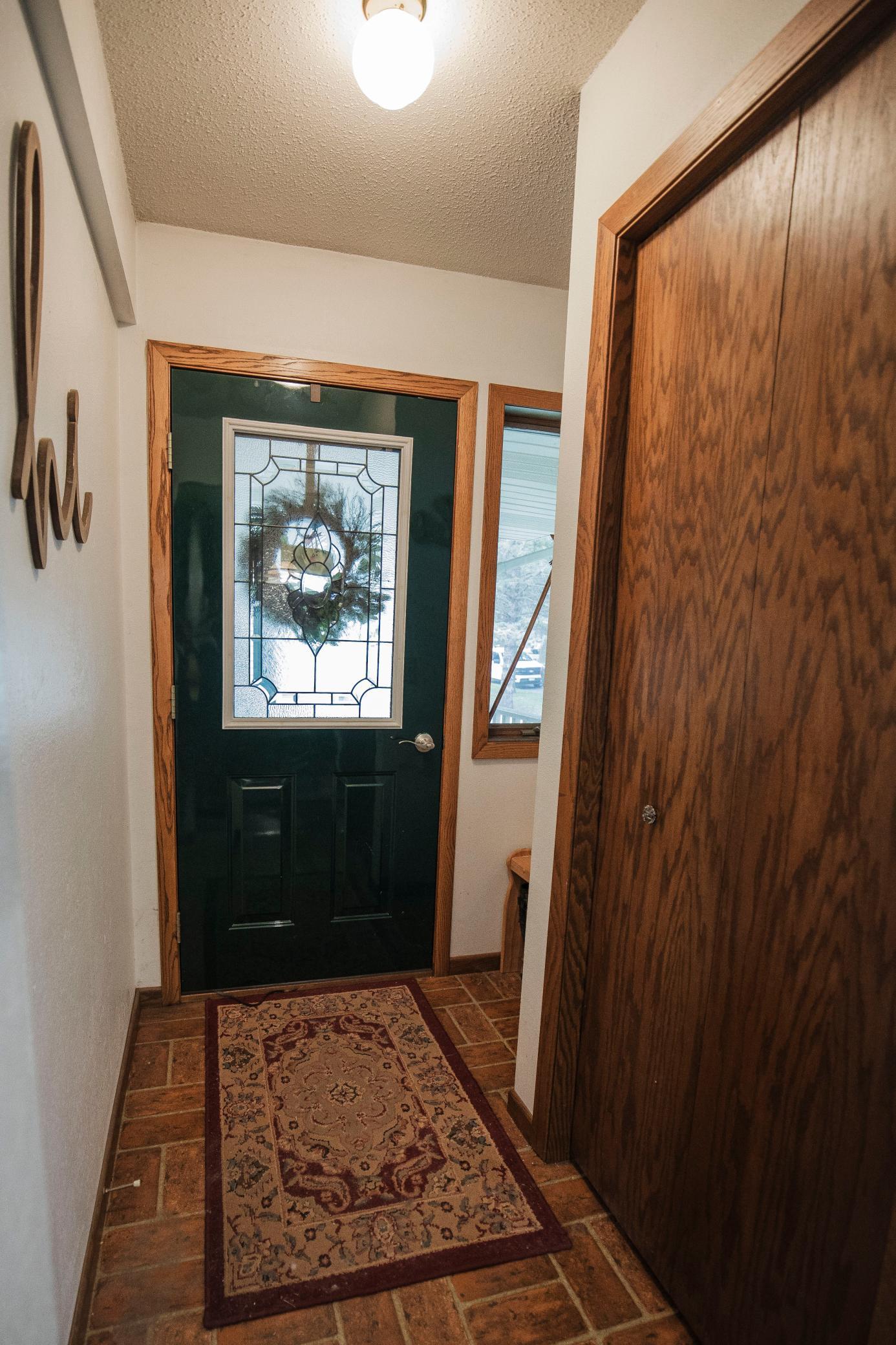 500 2nd Street E Property Photo 22