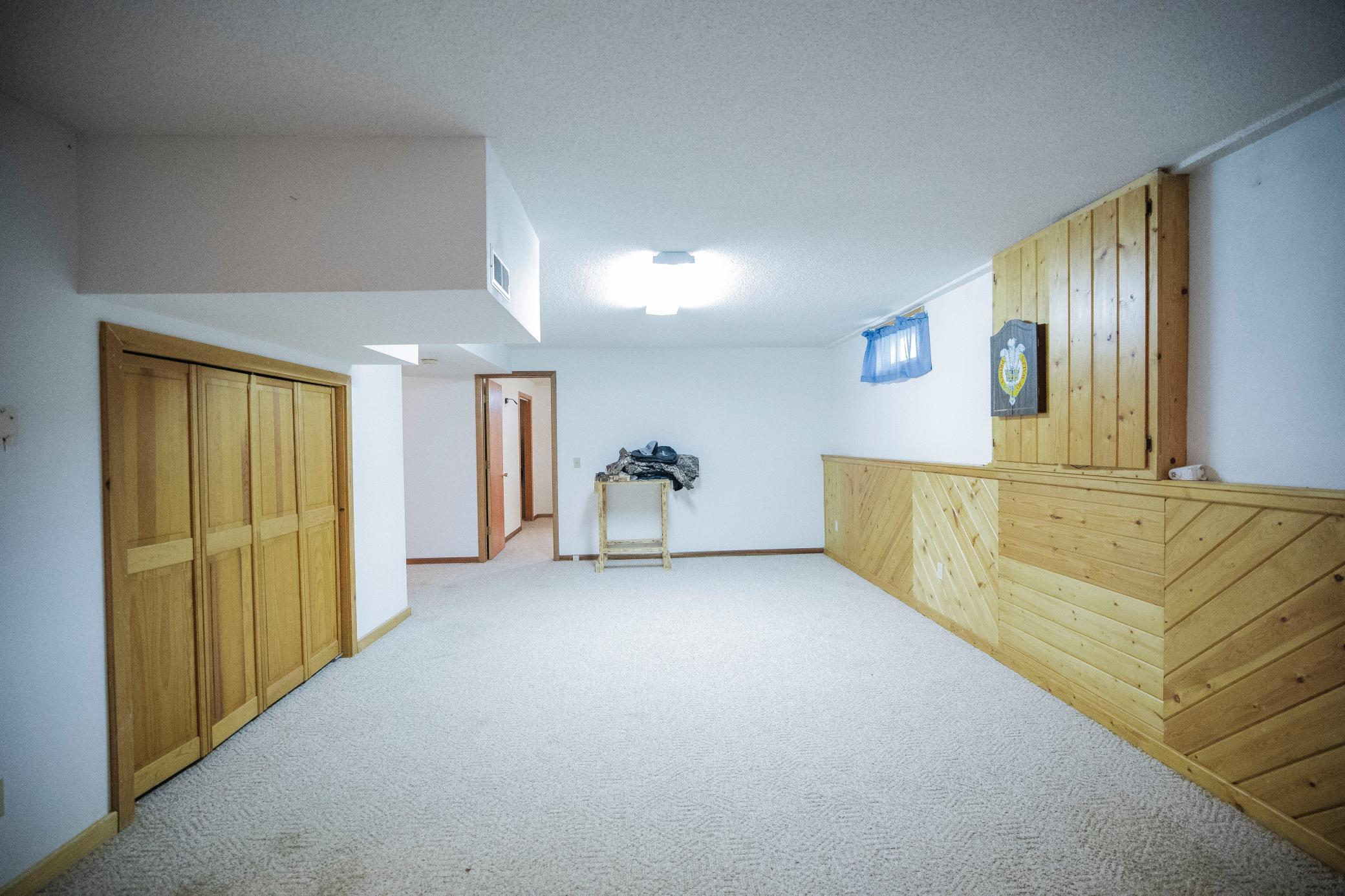 500 2nd Street E Property Photo 50