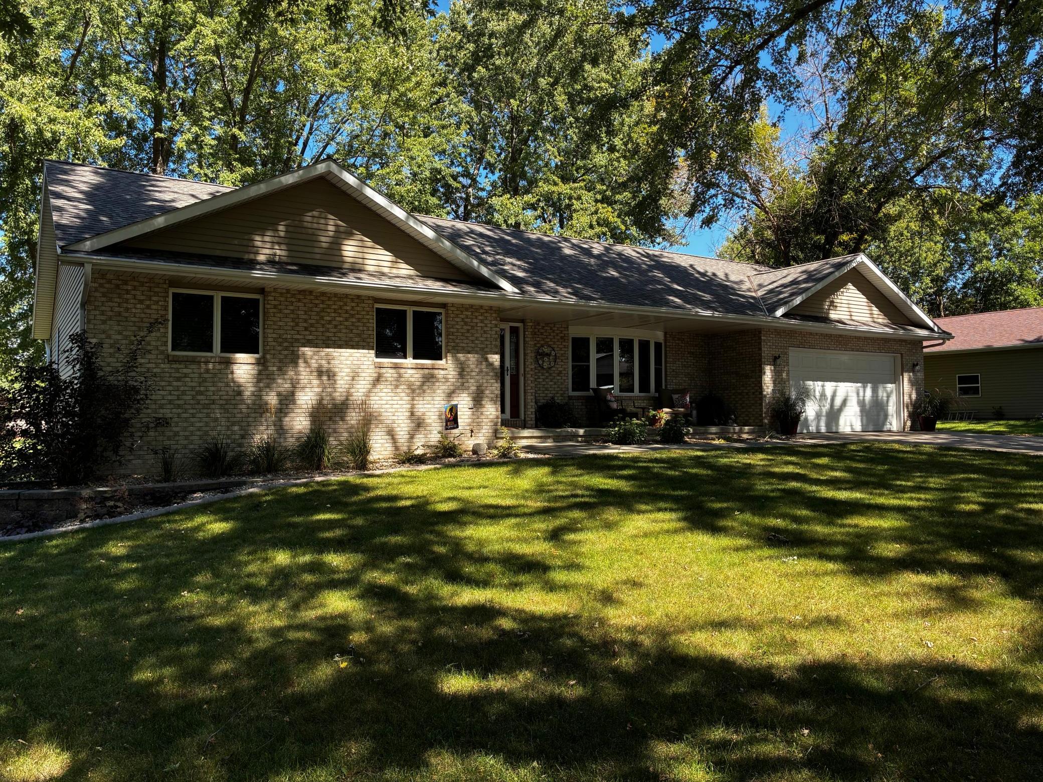 1960 Willow Avenue Property Photo 1