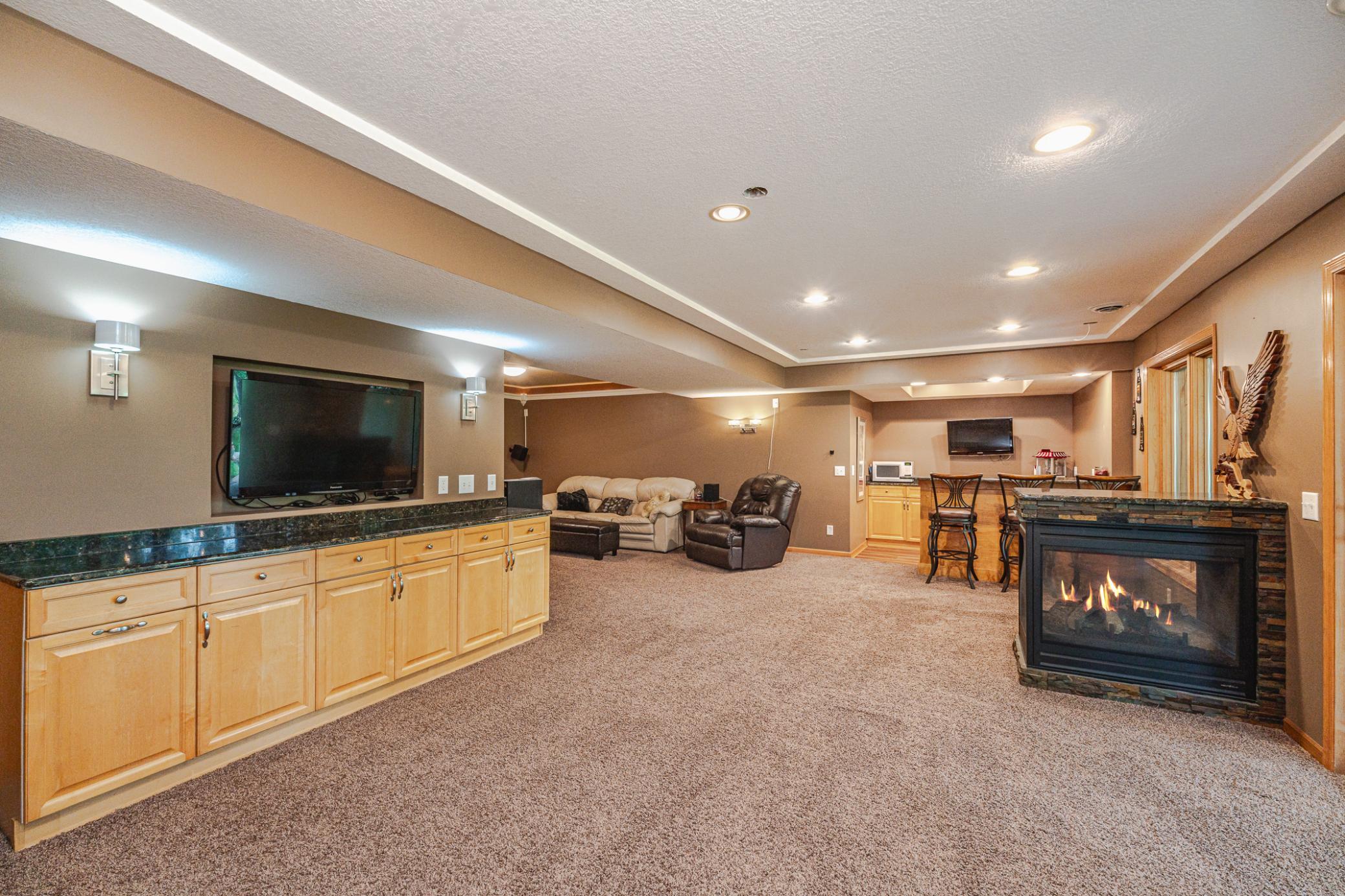 8348 Foxberry Drive Property Photo 4