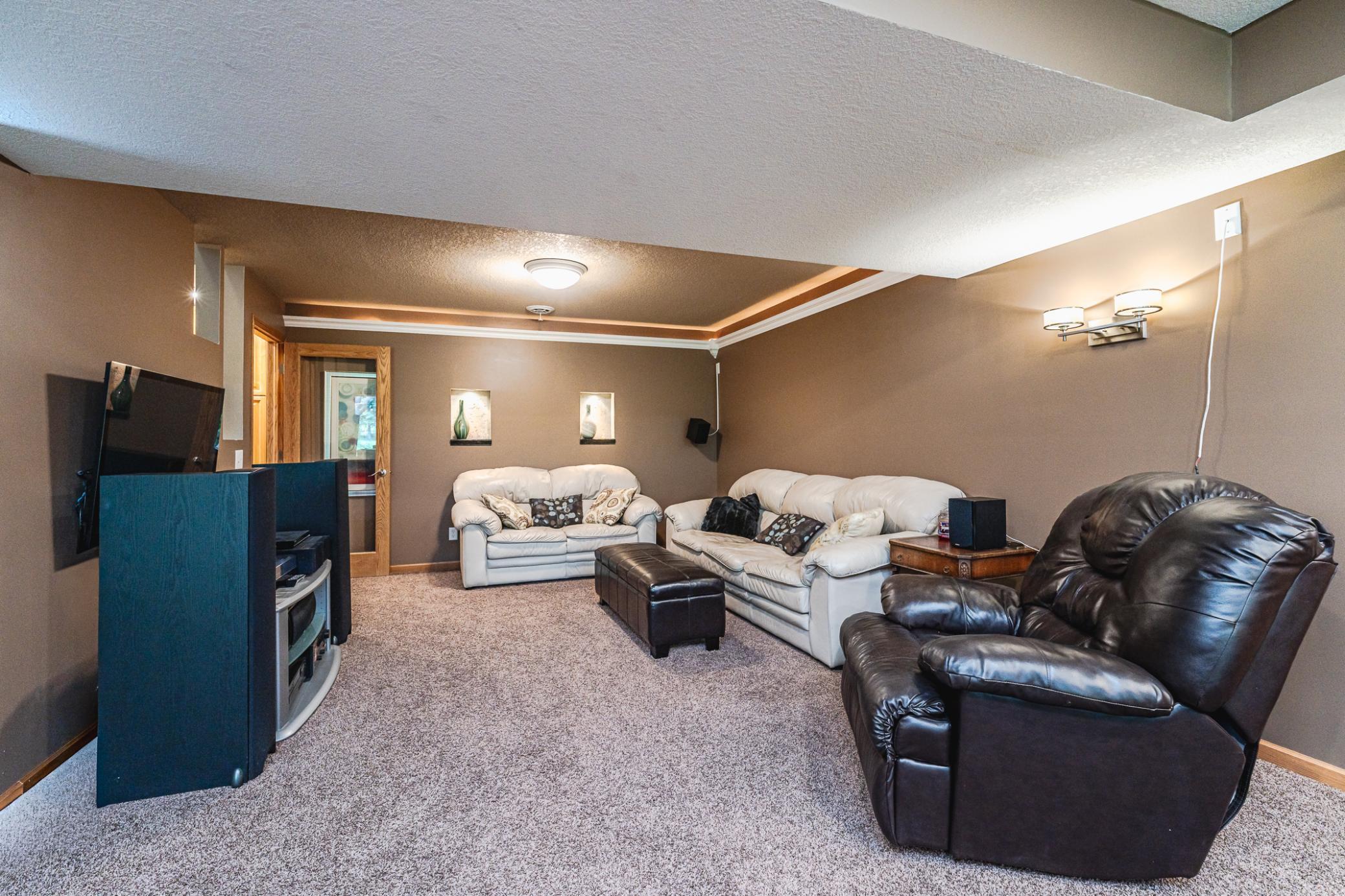 8348 Foxberry Drive Property Photo 43