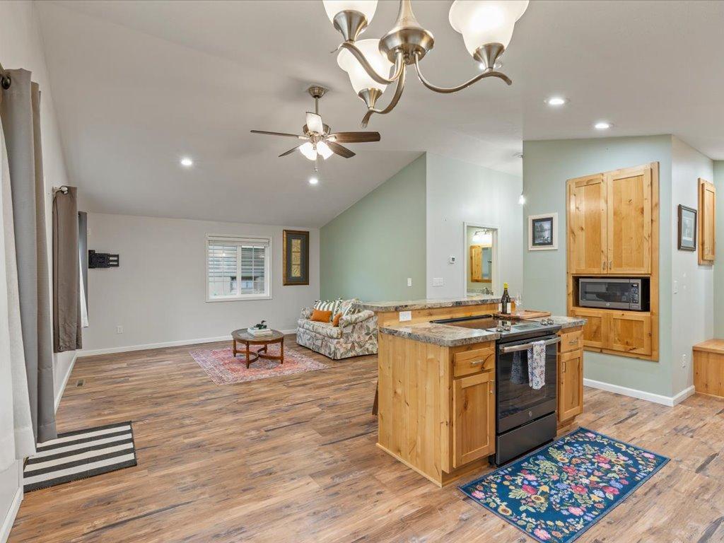 306 5th Street S Property Photo 10