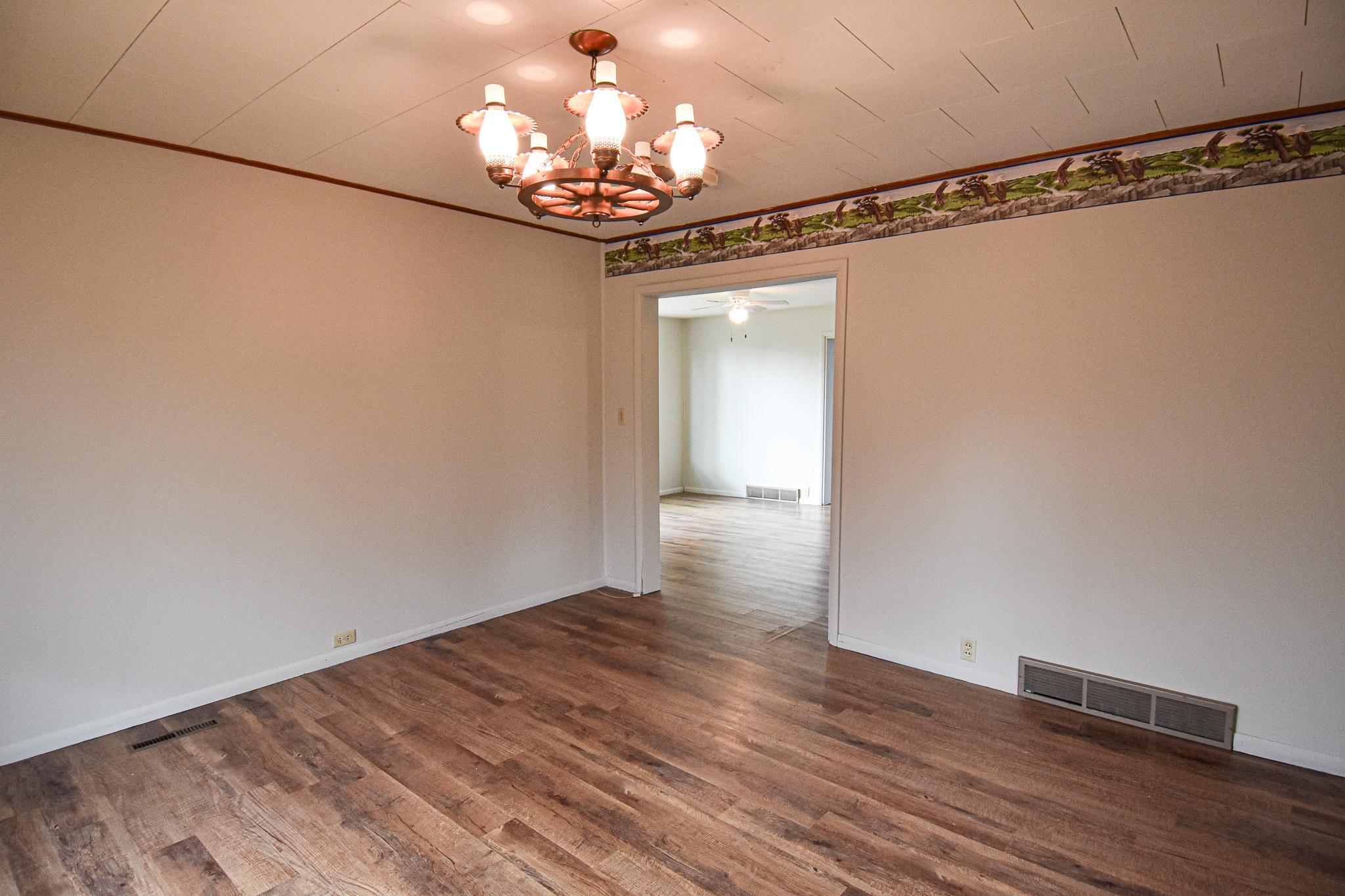 621 1st Street E Property Photo 8