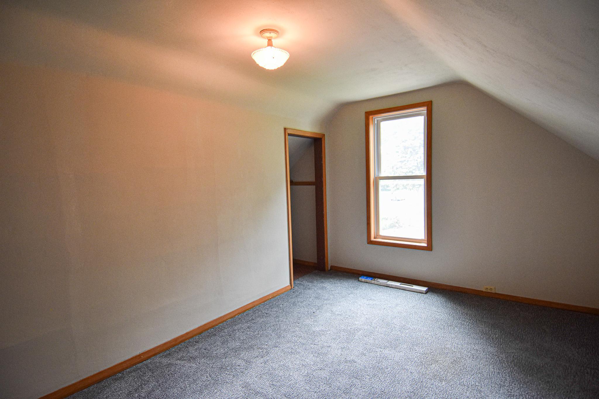 621 1st Street E Property Photo 23