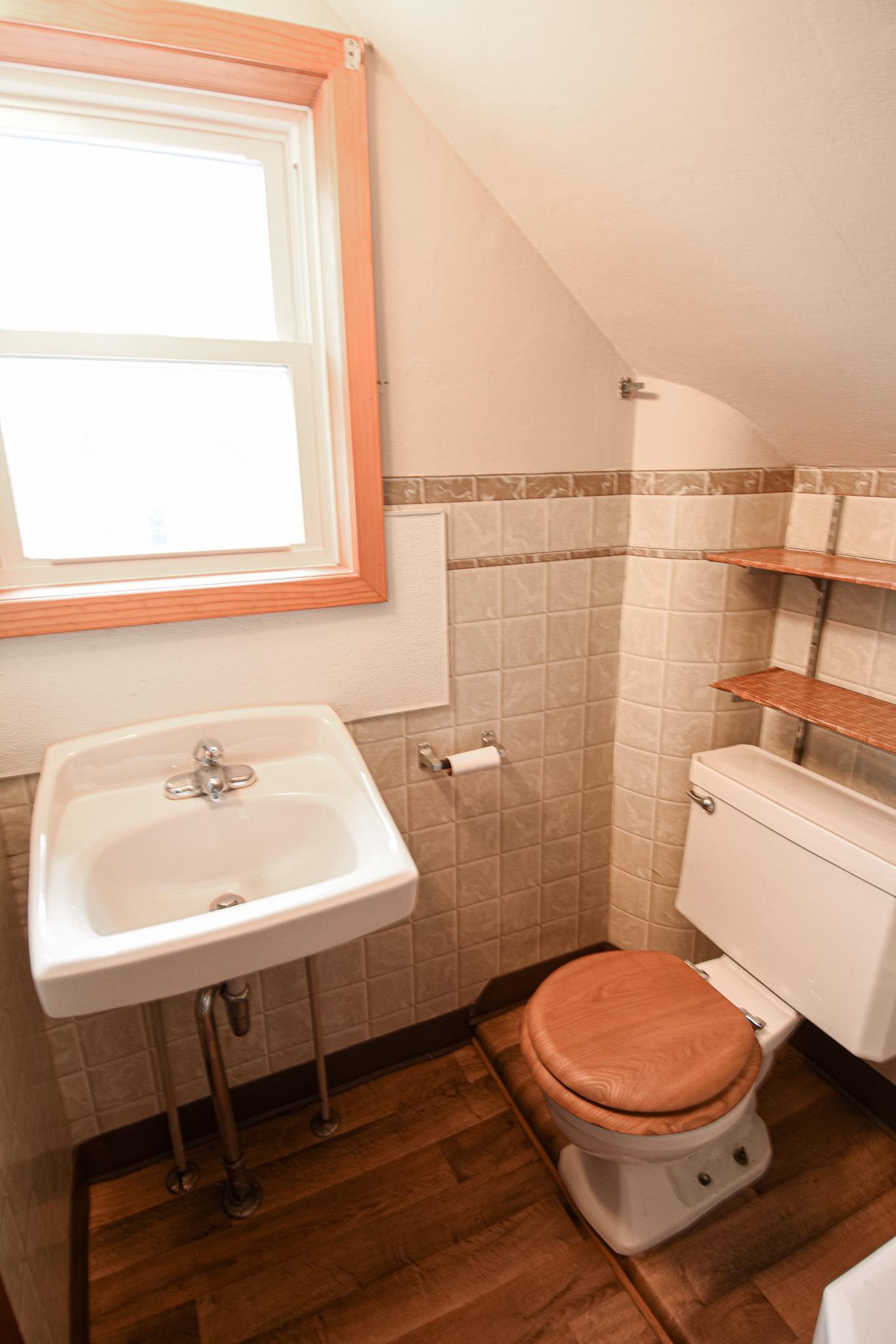 621 1st Street E Property Photo 26