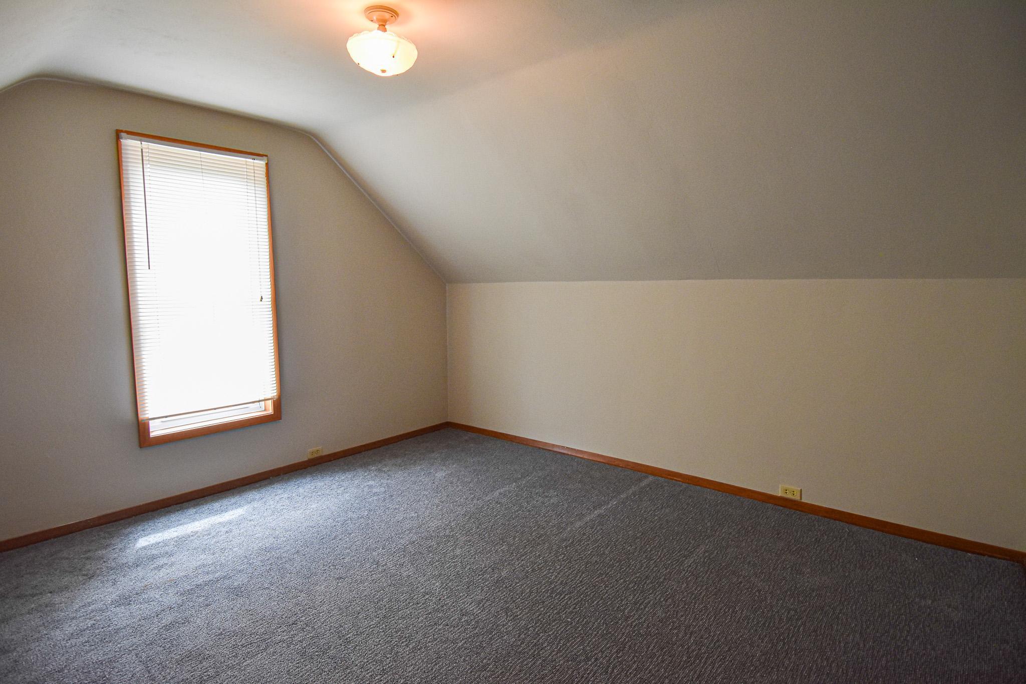 621 1st Street E Property Photo 27