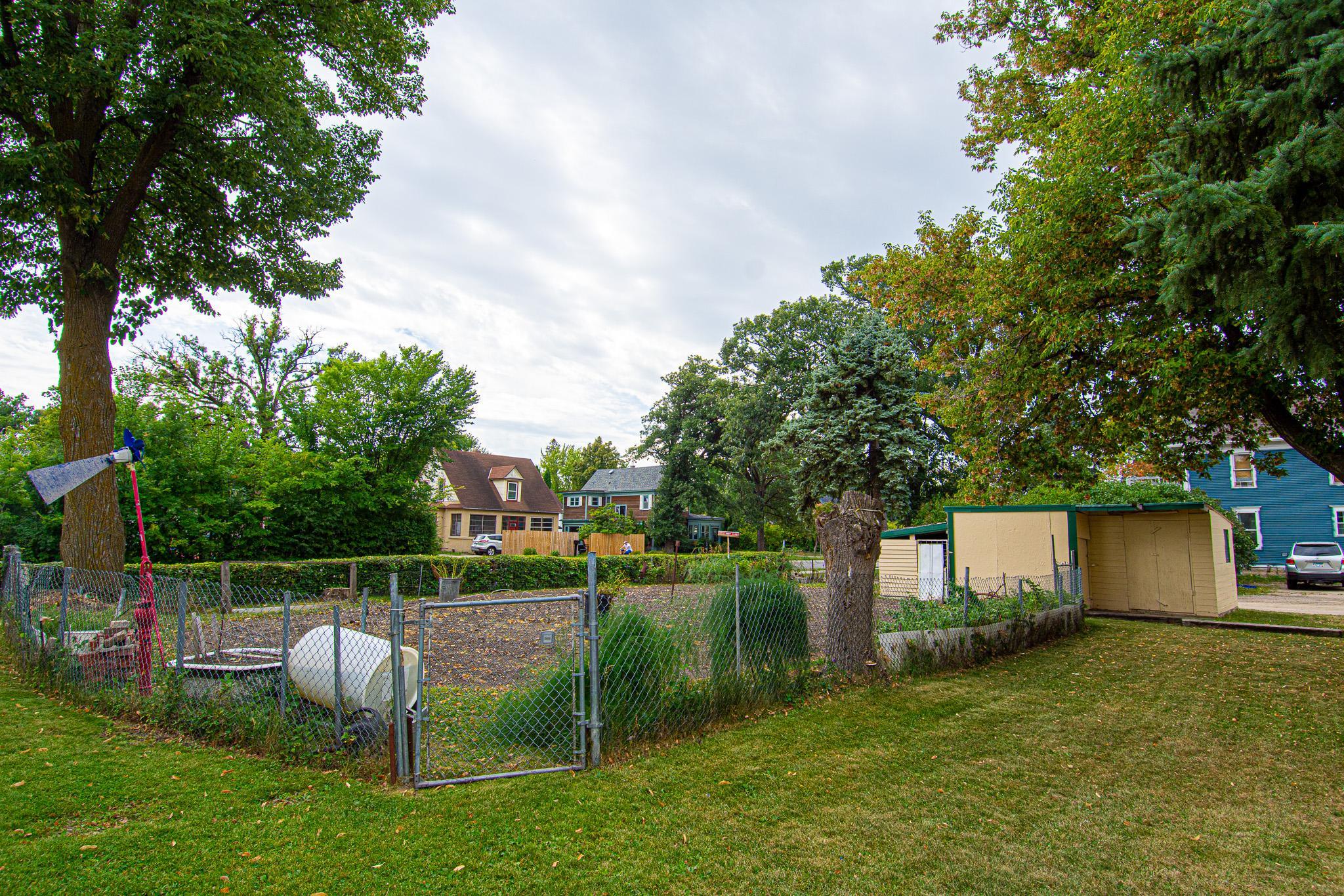 621 1st Street E Property Photo 34