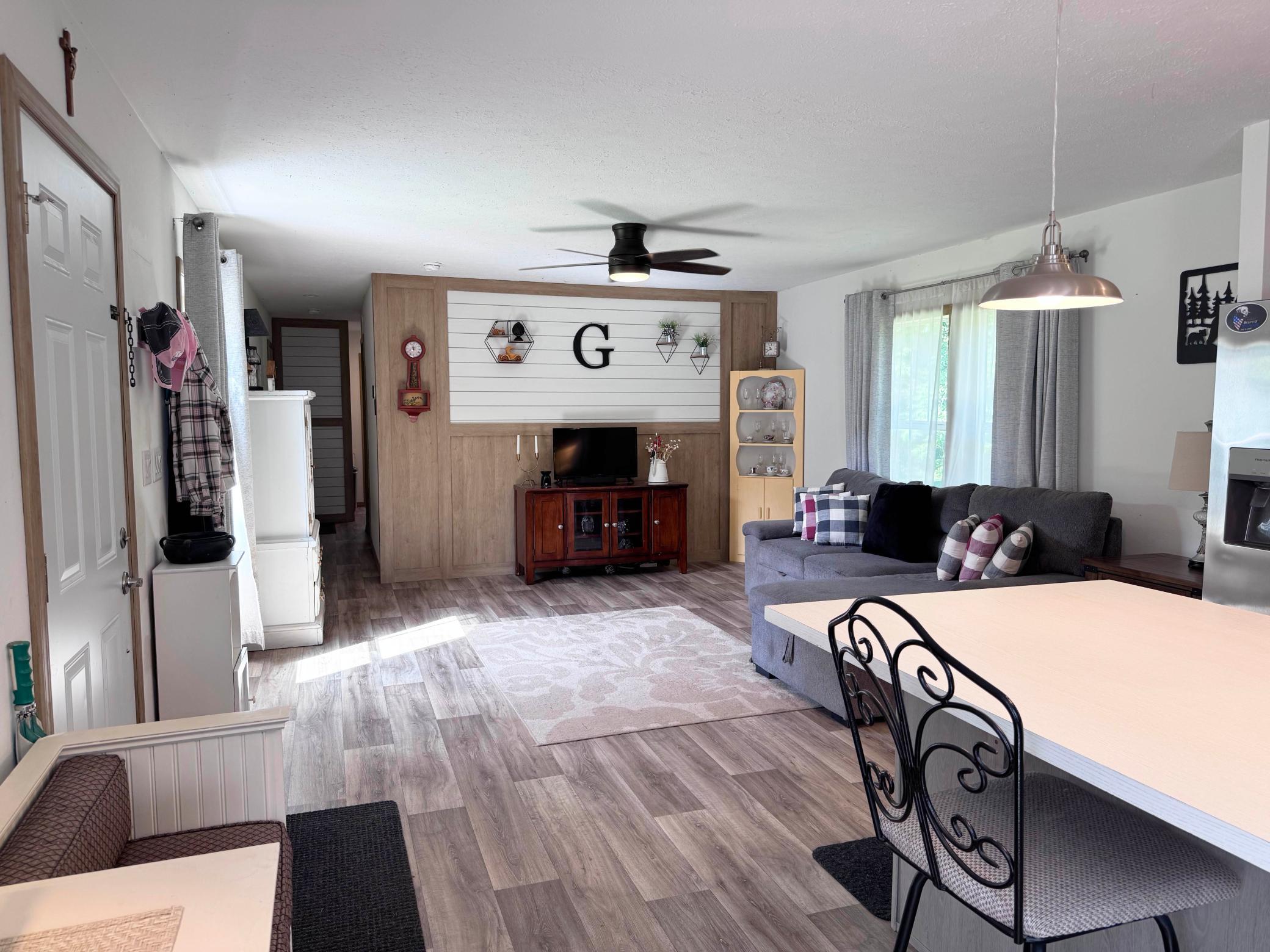 38566 241st Street Property Photo 17