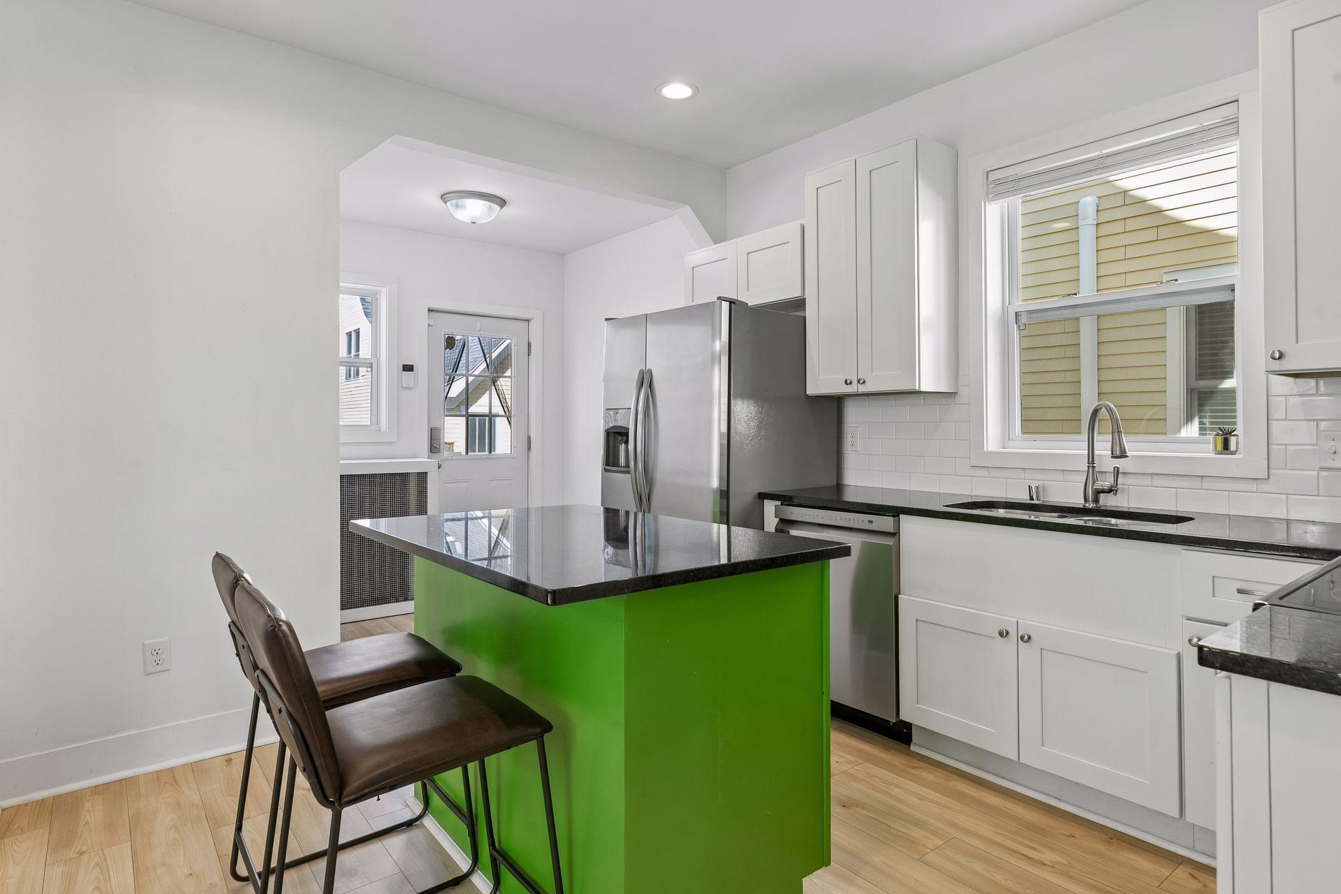 899 Ashland Avenue Property Photo 11
