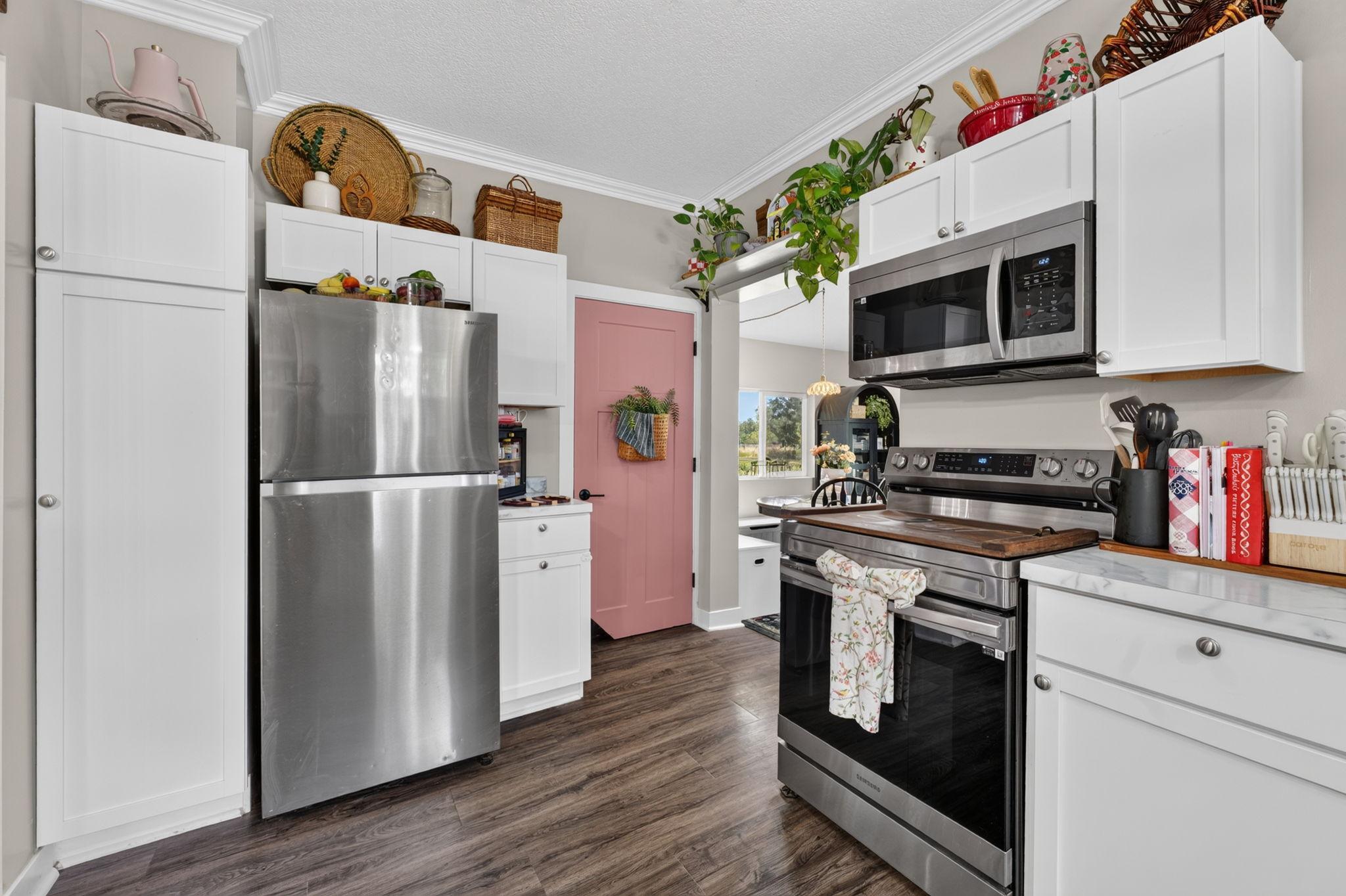 400 Oak Street Property Photo 10