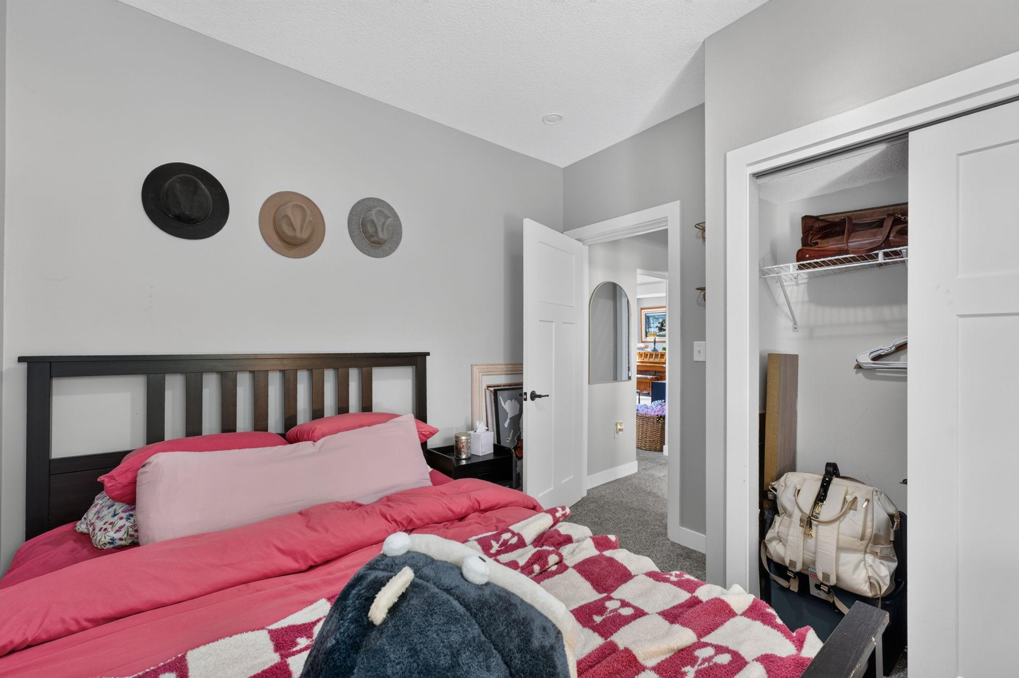 400 Oak Street Property Photo 18
