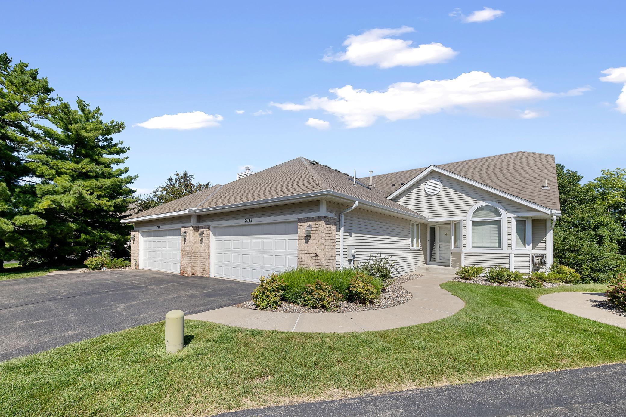 7043 Oak Pointe Curve Property Photo 4