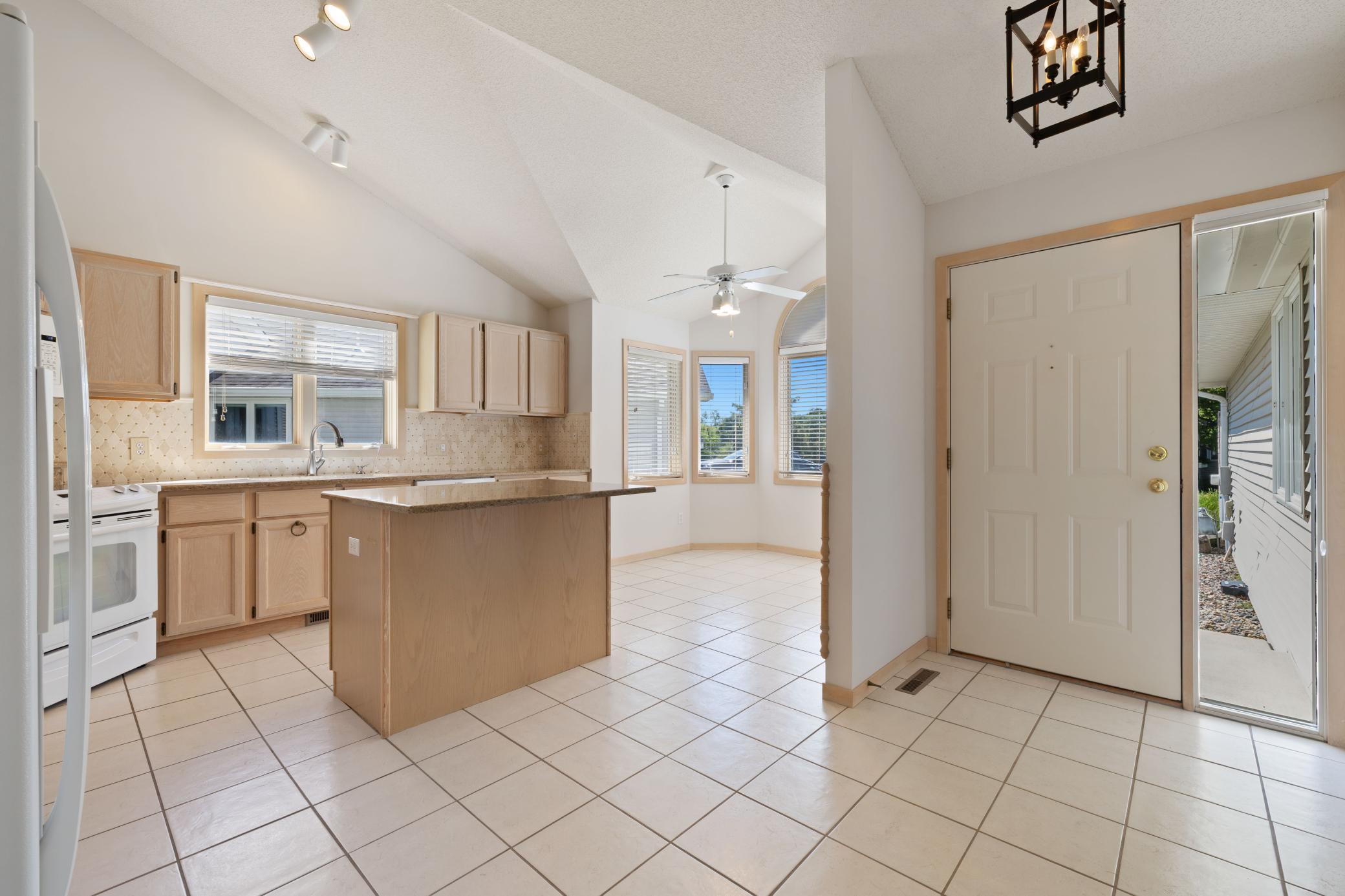 7043 Oak Pointe Curve Property Photo 15